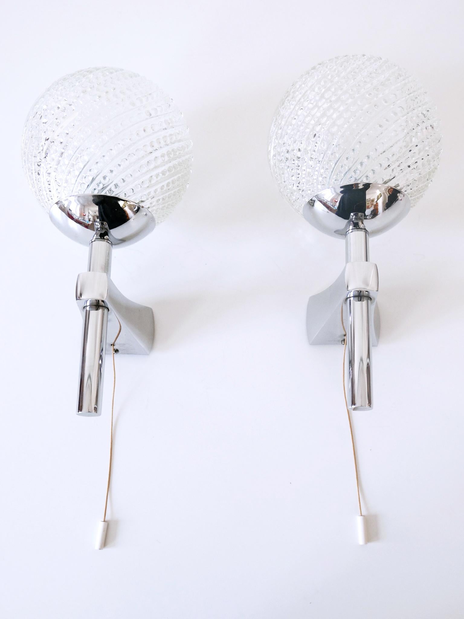 German Set of Two Lovely Mid-Century Modern Textured Glass Sconces or Wall Lamps 1970s For Sale