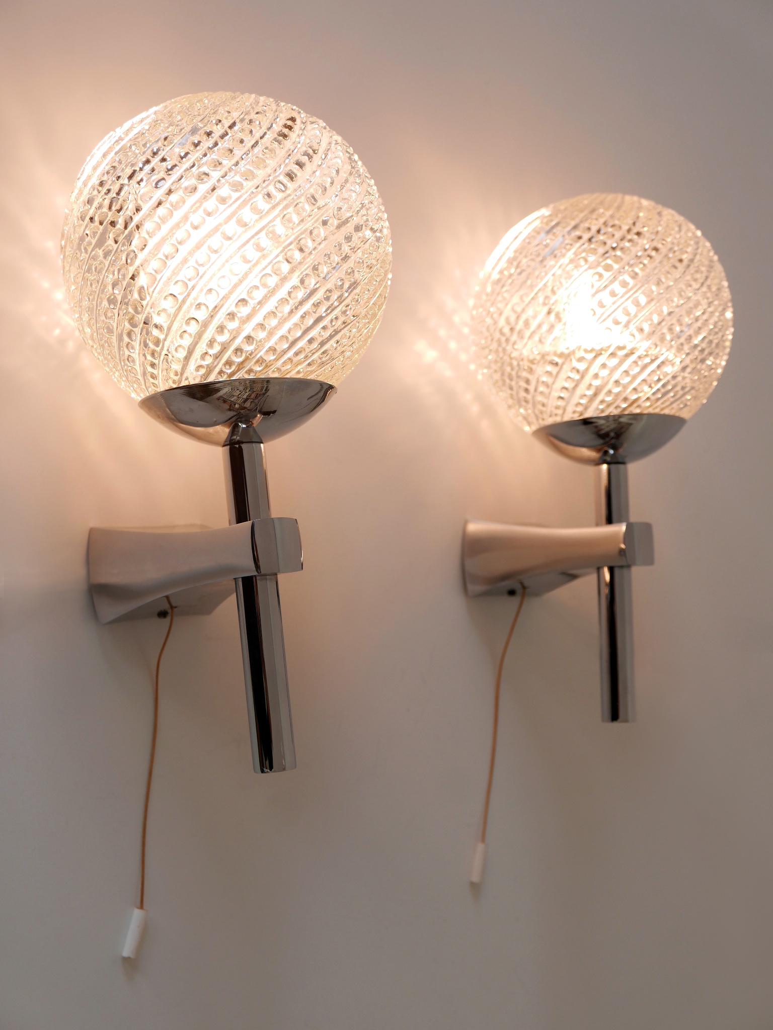 Set of Two Lovely Mid-Century Modern Textured Glass Sconces or Wall Lamps 1970s For Sale 1
