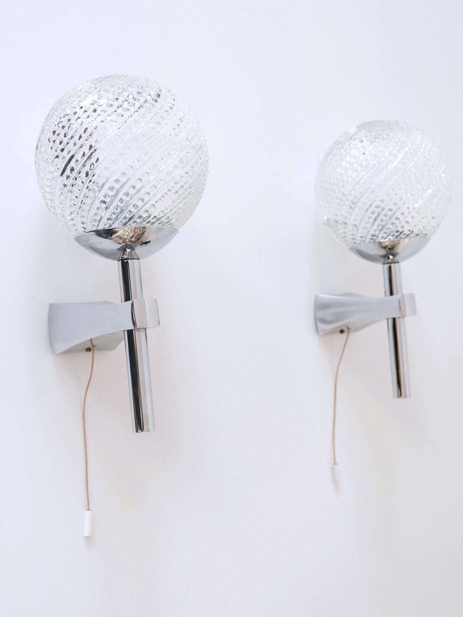 Set of Two Lovely Mid-Century Modern Textured Glass Sconces or Wall Lamps 1970s For Sale 2