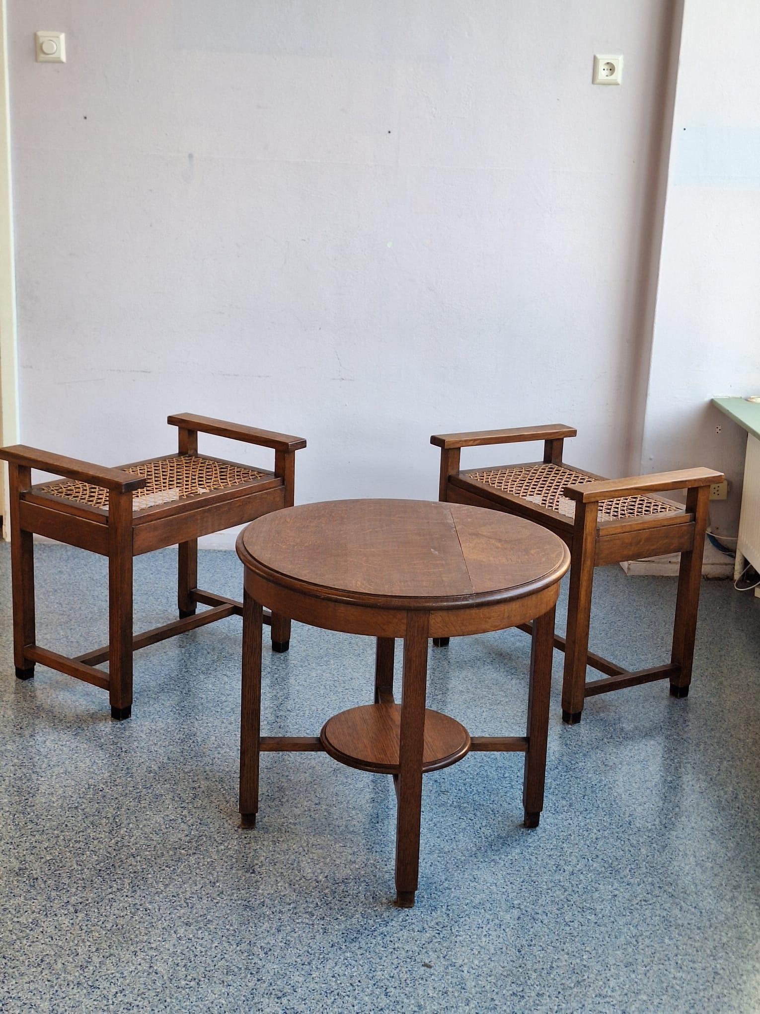 Ensemble de deux chaises basses et table basses d'Amsterdam  École/Art déco en vente 11