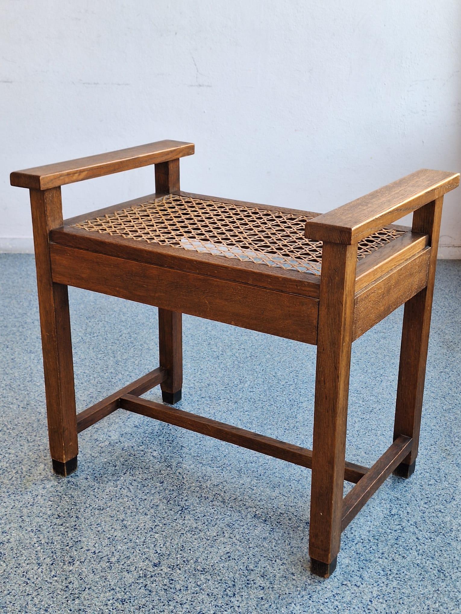 Milieu du XXe siècle Ensemble de deux chaises basses et table basses d'Amsterdam  École/Art déco en vente