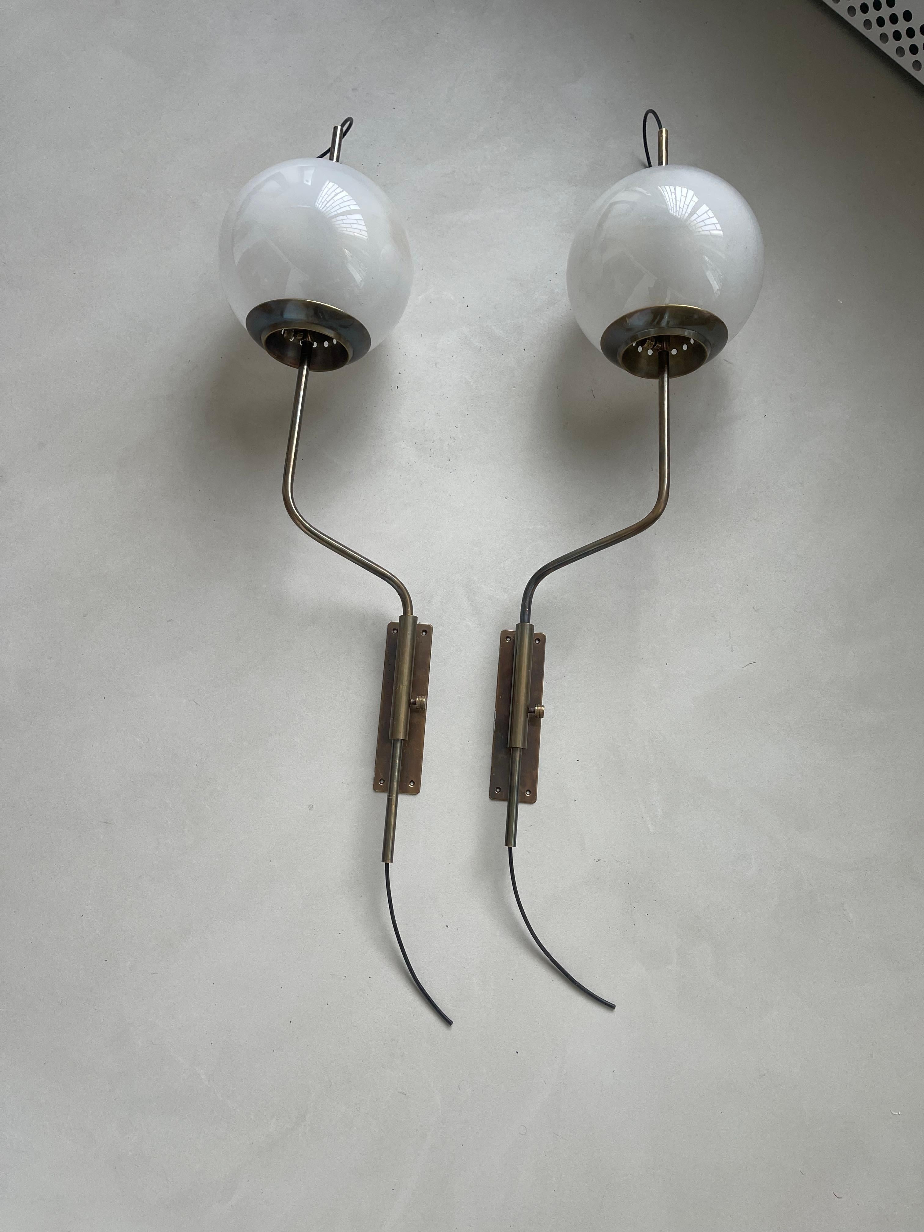 Mid-20th Century Vintage Wall Applique in Brass and Glass, Italian Mid-Century Modern For Sale