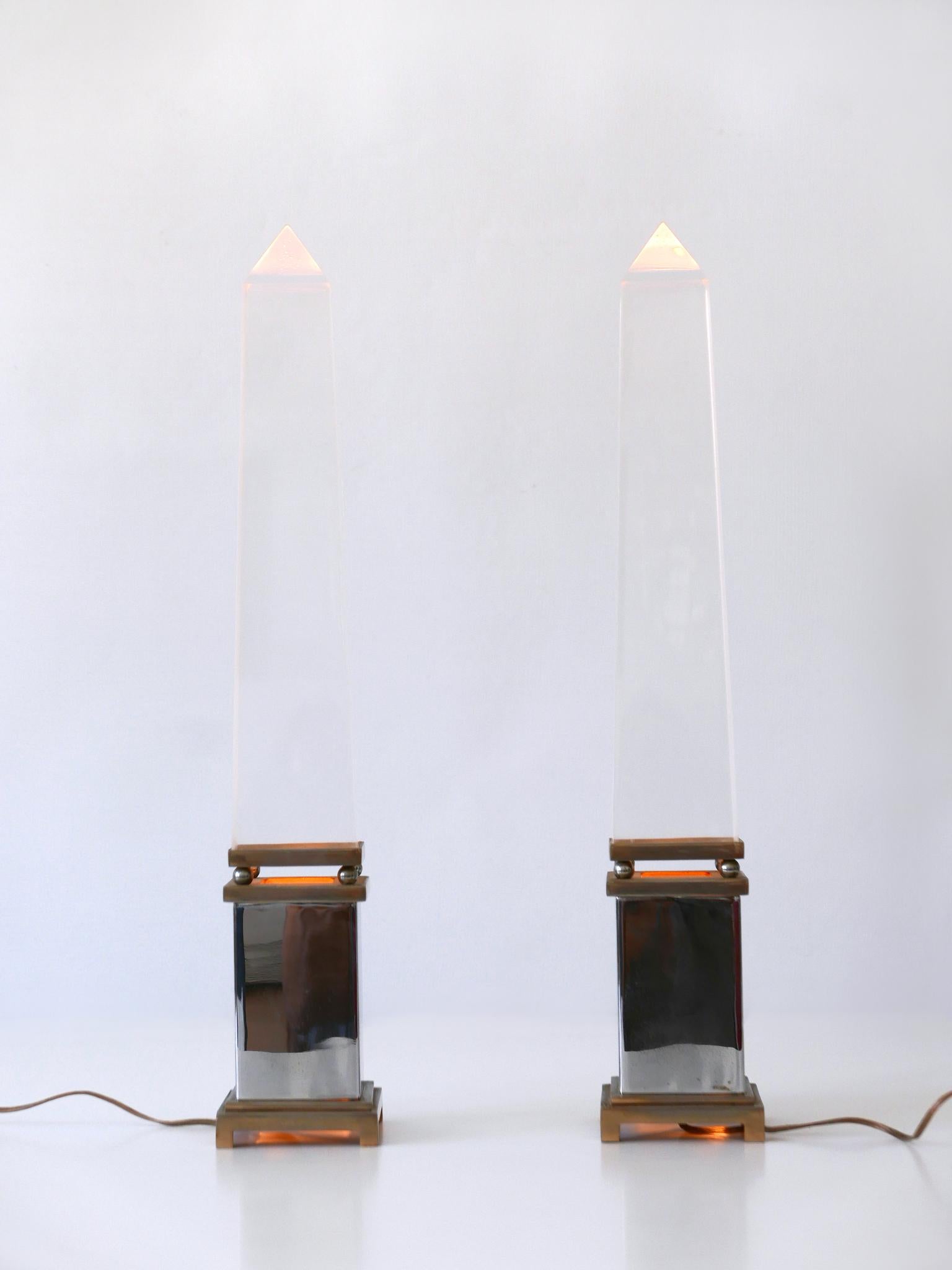 Set of Two Lucite Obelisk Table Lamps by Sandro Petti for Maison Jansen France For Sale 3