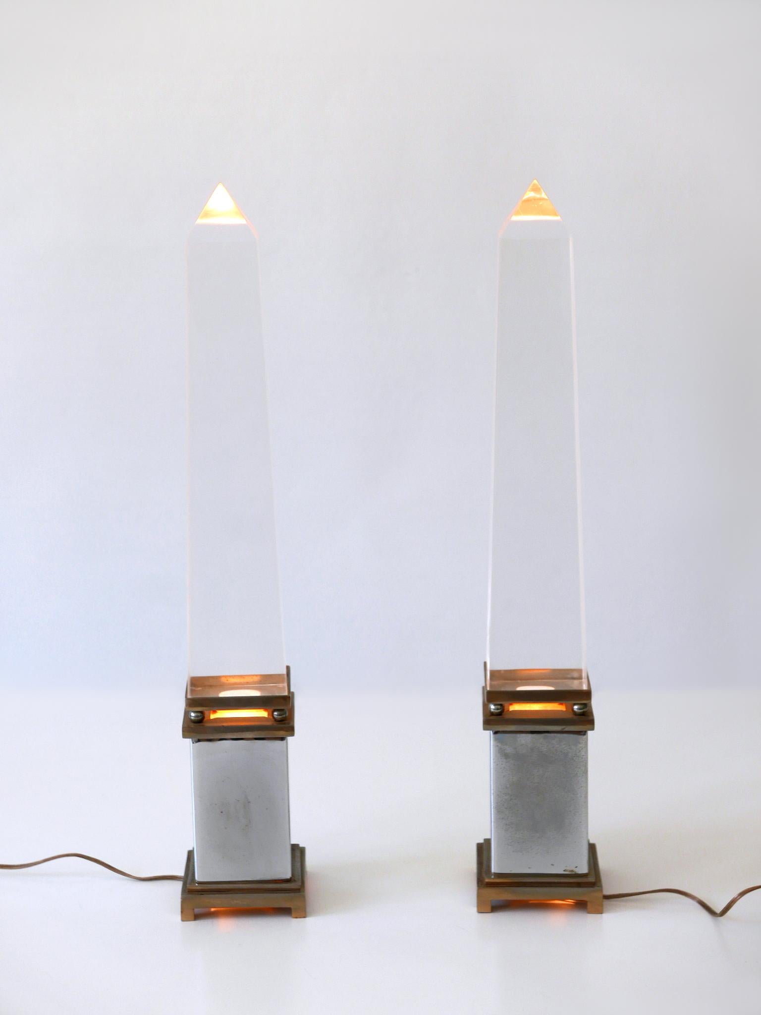 Set of Two Lucite Obelisk Table Lamps by Sandro Petti for Maison Jansen France For Sale 5