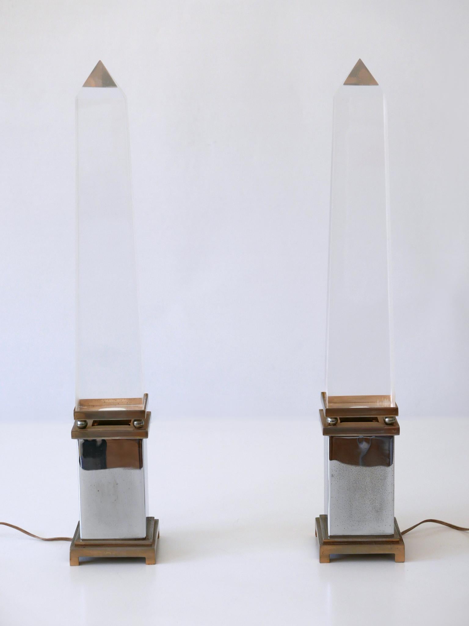 Set of Two Lucite Obelisk Table Lamps by Sandro Petti for Maison Jansen France For Sale 6