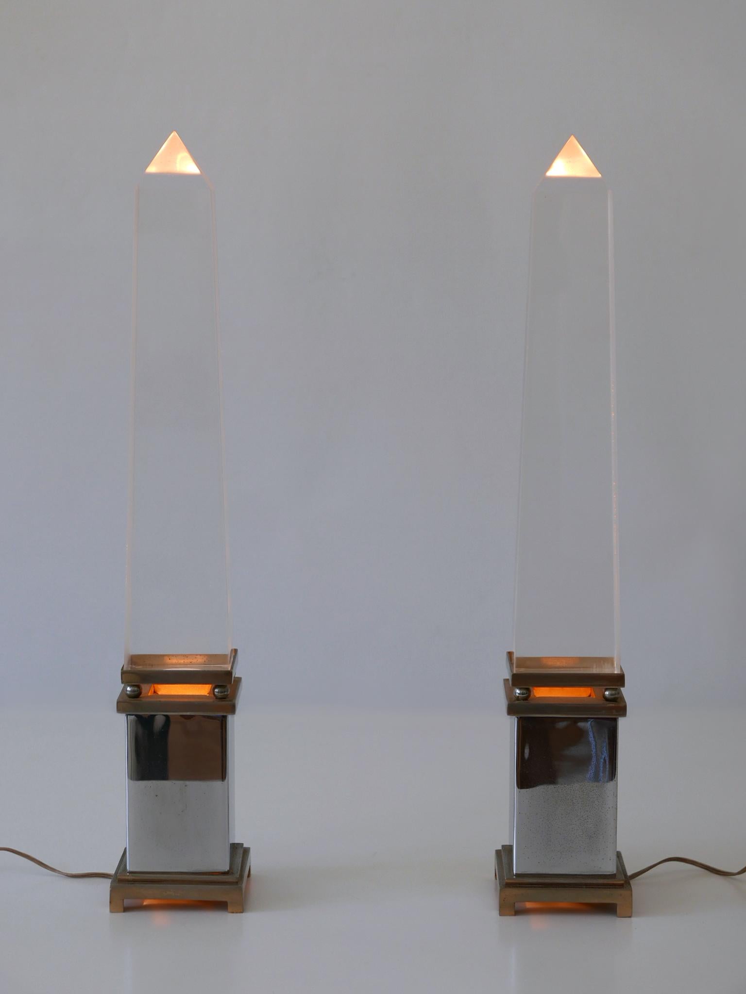 Set of Two Lucite Obelisk Table Lamps by Sandro Petti for Maison Jansen France For Sale 7
