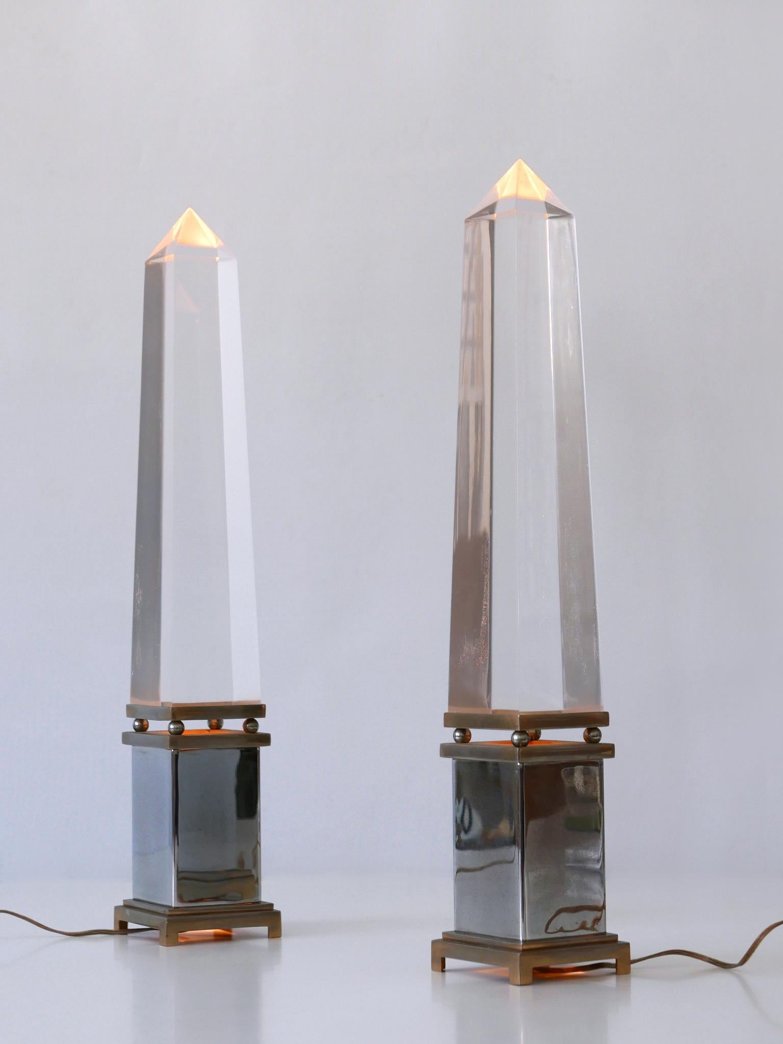 Set of Two Lucite Obelisk Table Lamps by Sandro Petti for Maison Jansen France For Sale 13