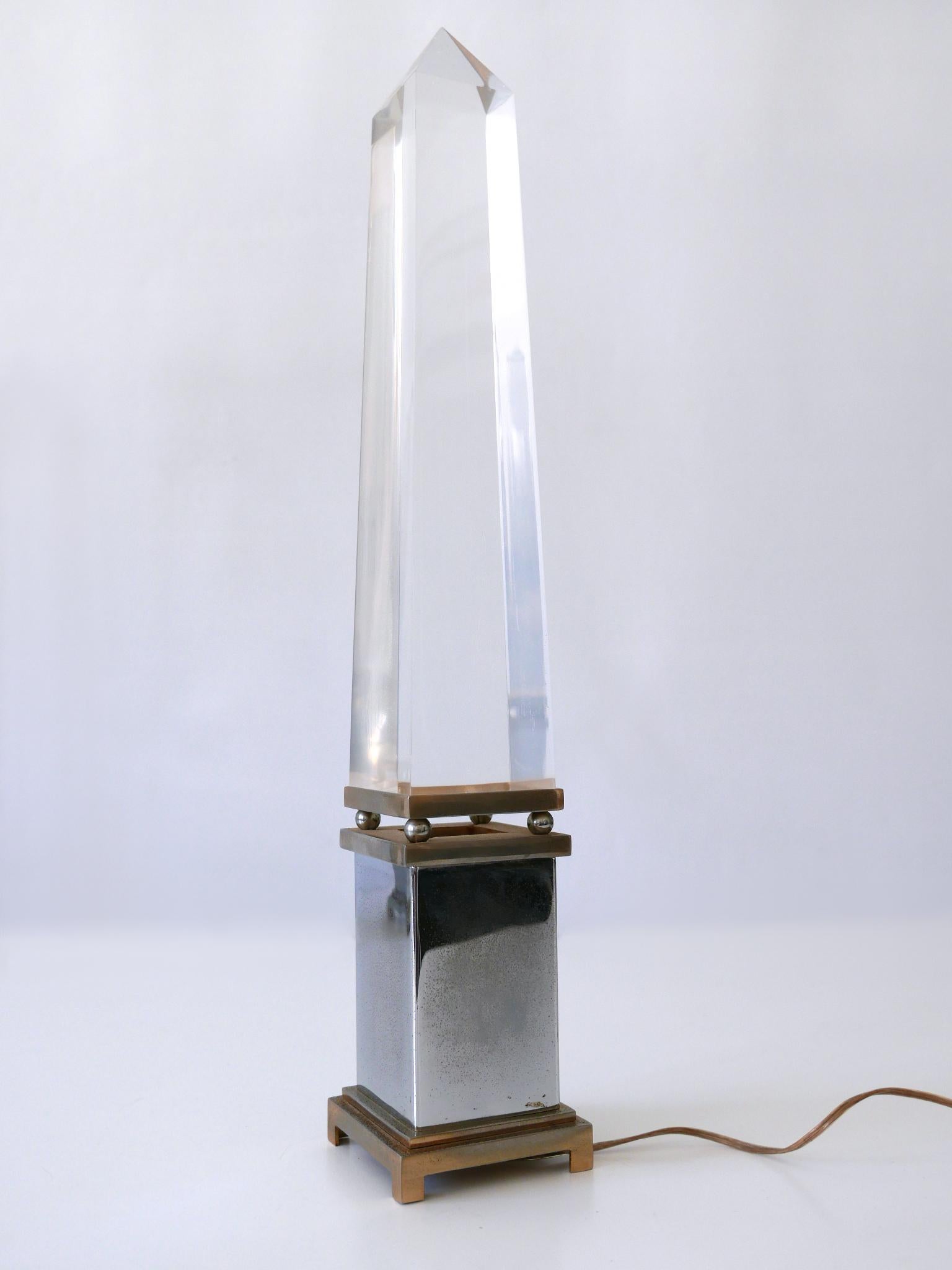 Set of Two Lucite Obelisk Table Lamps by Sandro Petti for Maison Jansen France In Good Condition For Sale In Munich, DE
