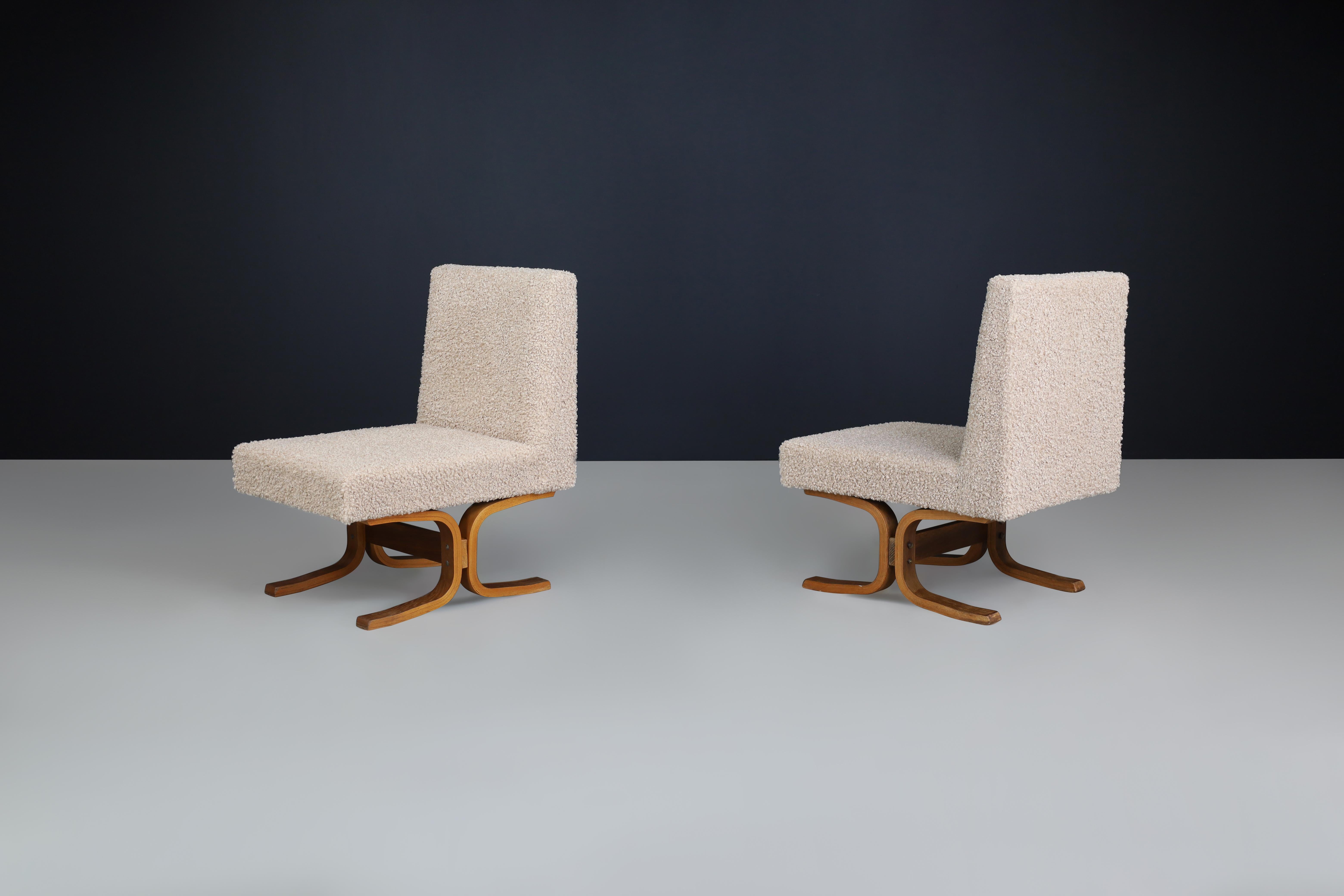Mid-Century Modern Set of Two Ludvik Volak Bentwood Lounge Chairs in Soft Teddy Upholstery, CZ 1960 For Sale