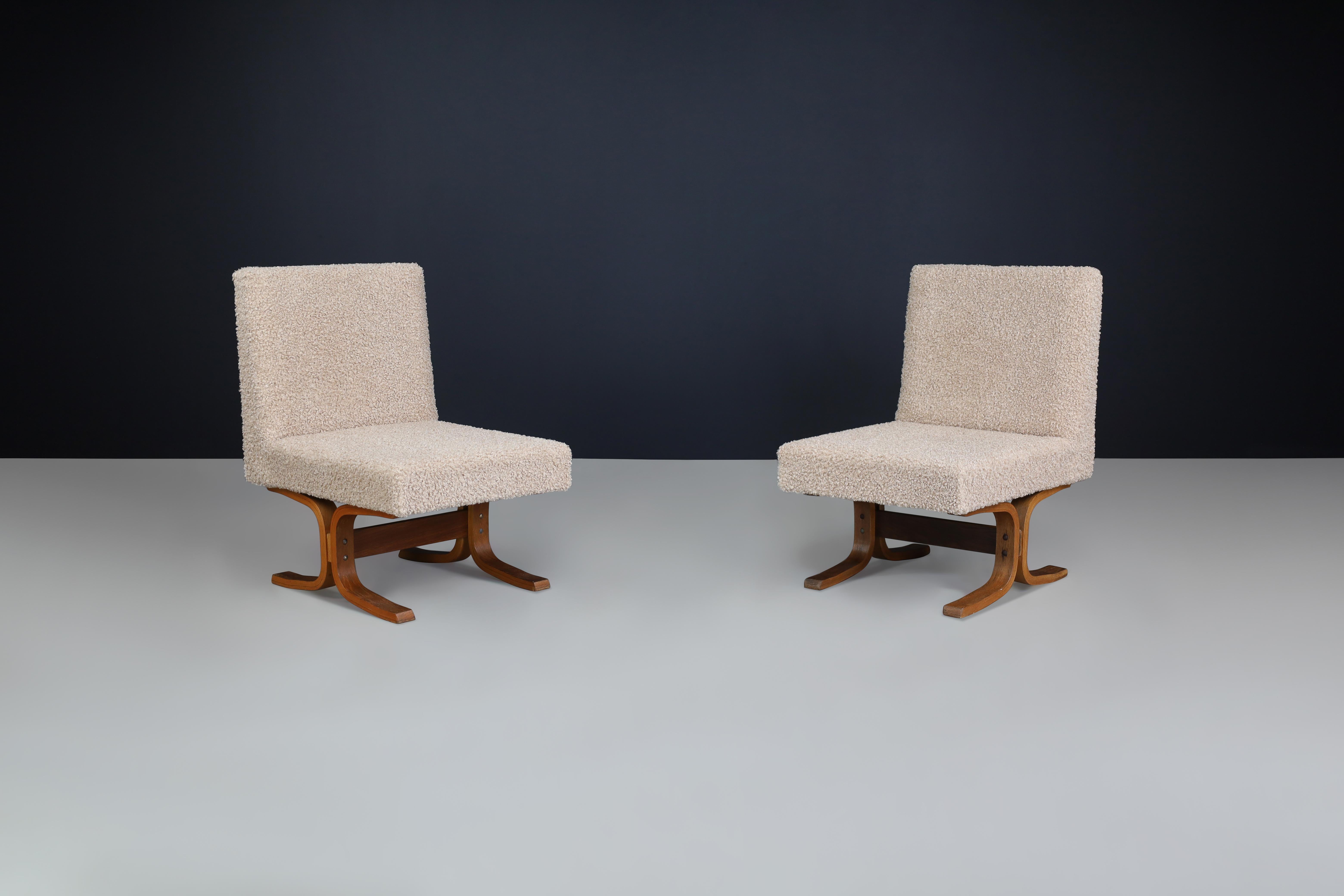 Czech Set of Two Ludvik Volak Bentwood Lounge Chairs in Soft Teddy Upholstery, CZ 1960 For Sale