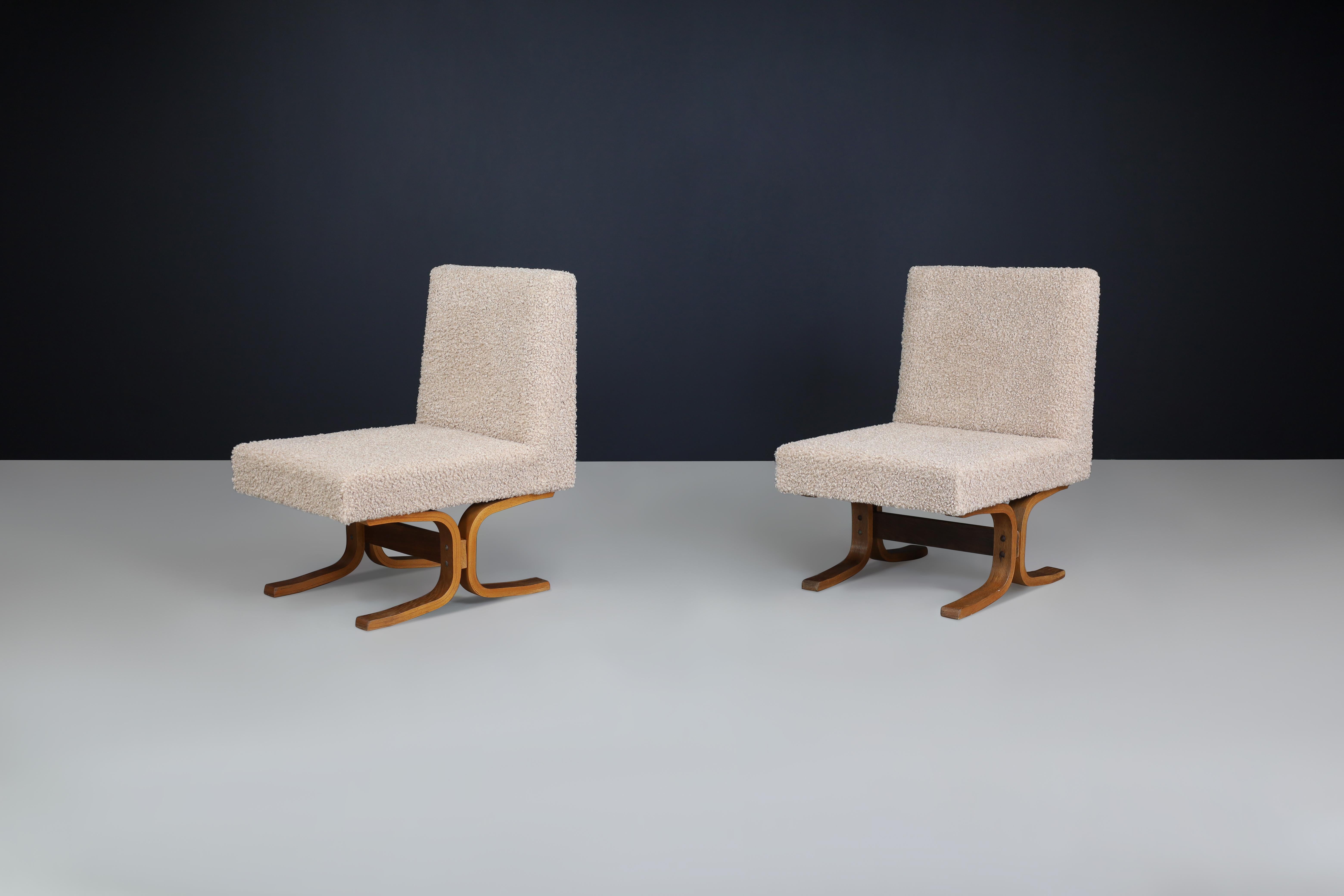 20th Century Set of Two Ludvik Volak Bentwood Lounge Chairs in Soft Teddy Upholstery, CZ 1960 For Sale