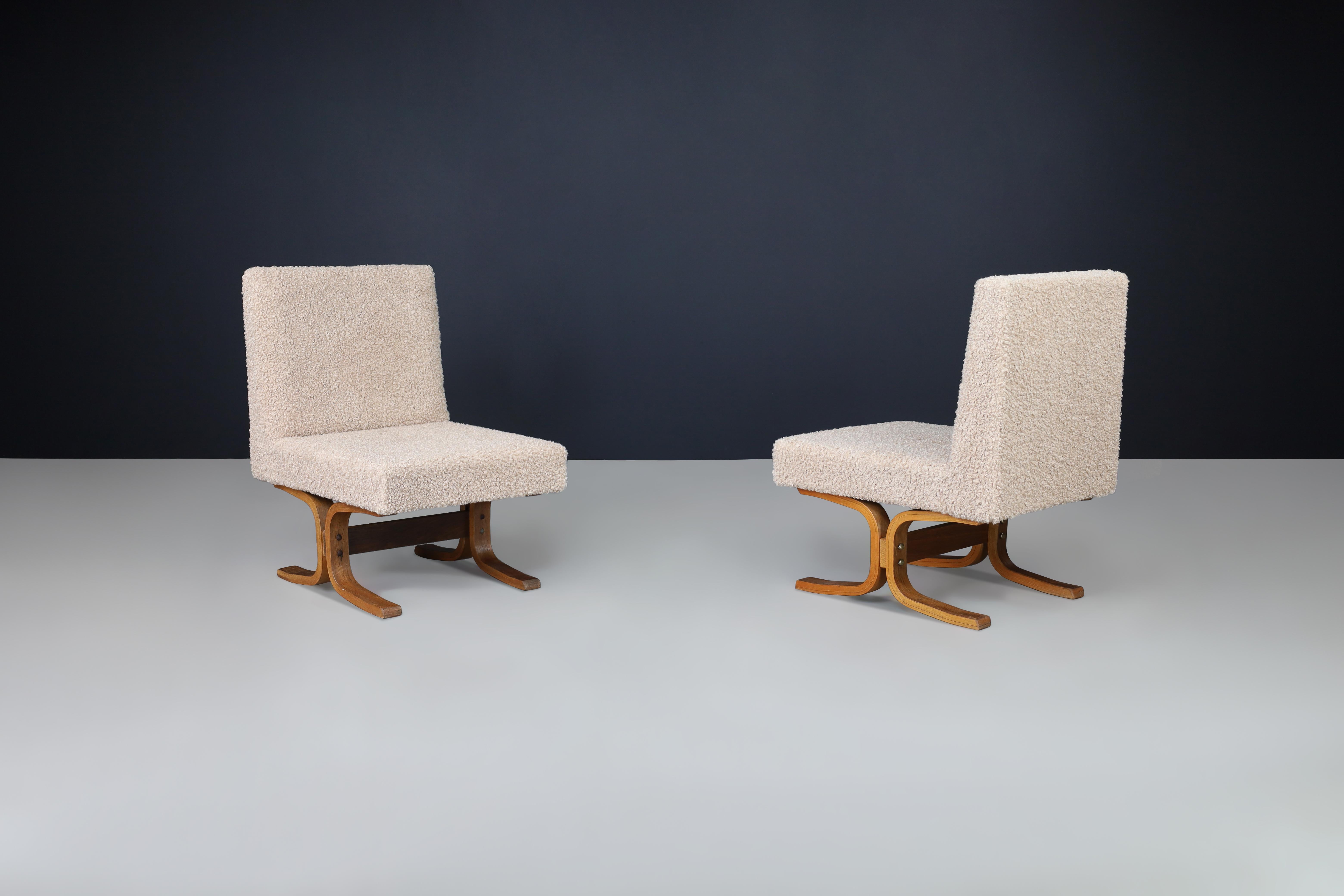 Set of Two Ludvik Volak Bentwood Lounge Chairs in Soft Teddy Upholstery, CZ 1960 For Sale 1