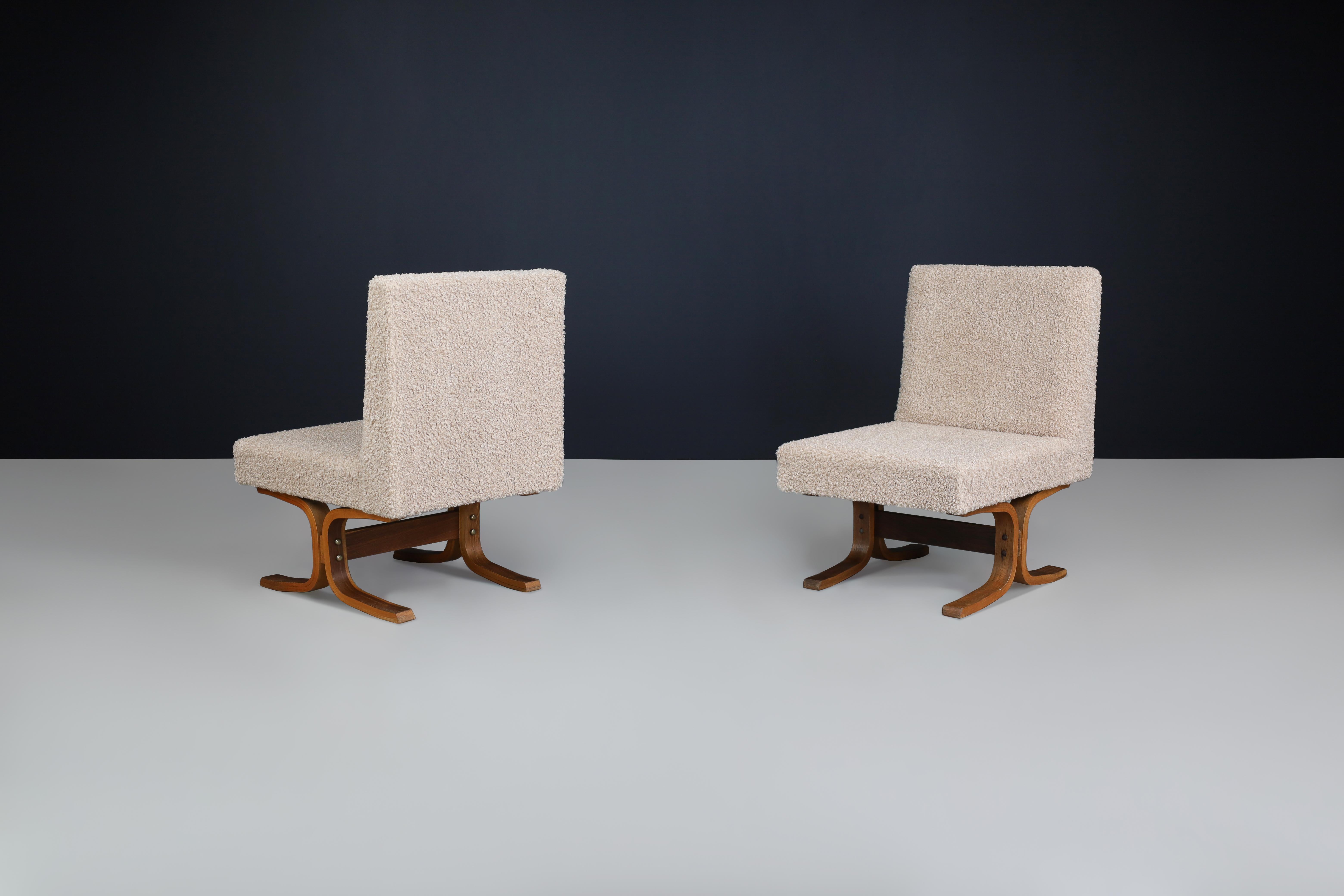 Set of Two Ludvik Volak Bentwood Lounge Chairs in Soft Teddy Upholstery, CZ 1960 For Sale 2