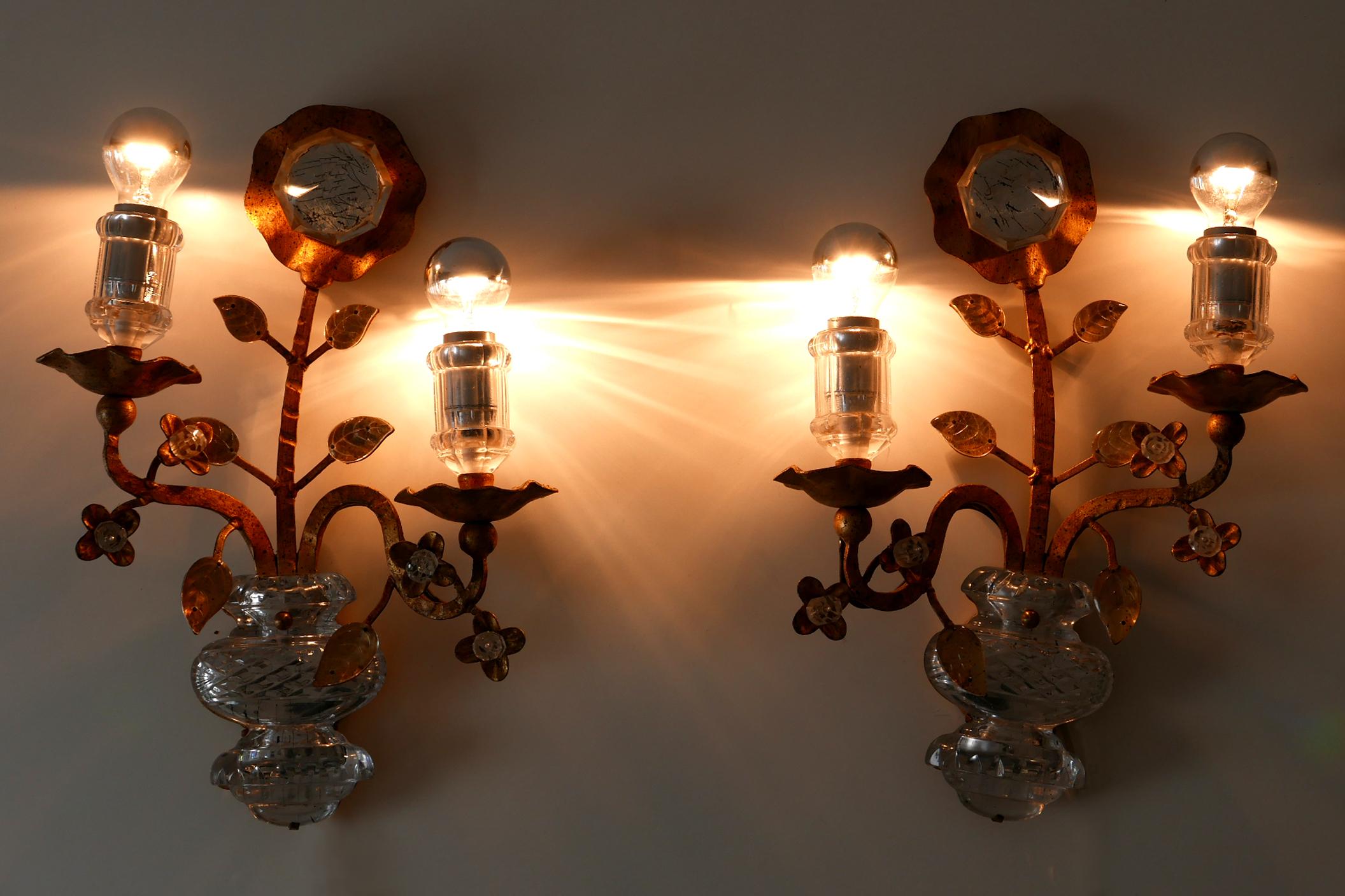 Mid-Century Modern Set of Two Maison Baguès Crystal & Gilt Metal Sconces or Wall Lamps 1960s France For Sale