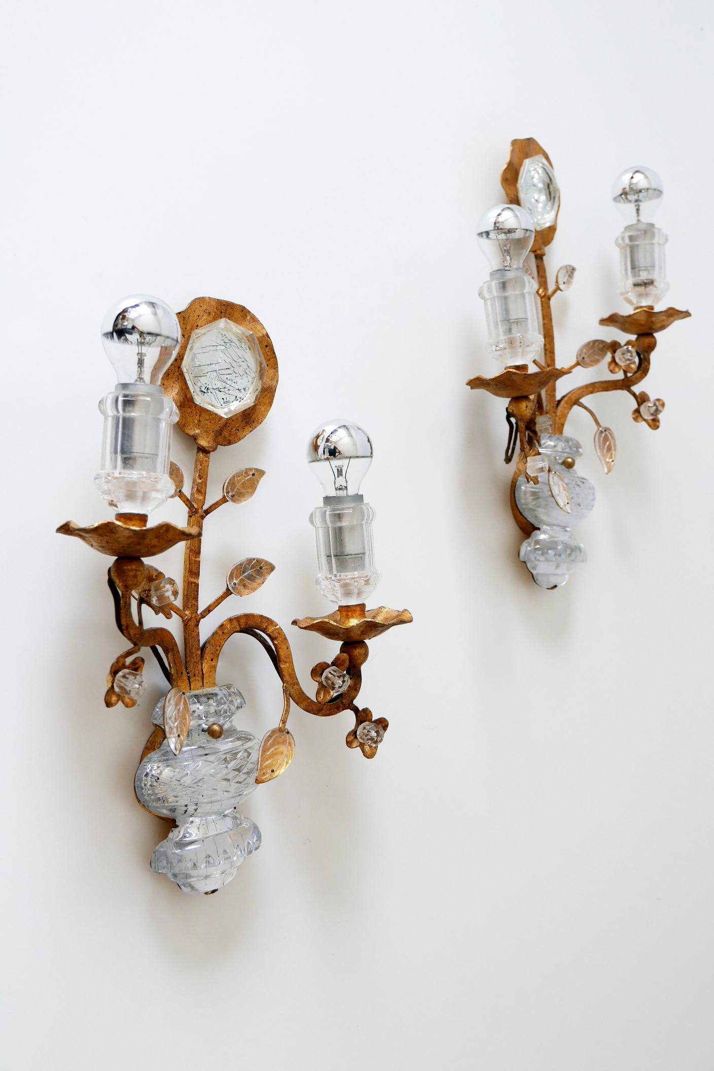 Mid-20th Century Set of Two Maison Baguès Crystal & Gilt Metal Sconces or Wall Lamps 1960s France For Sale