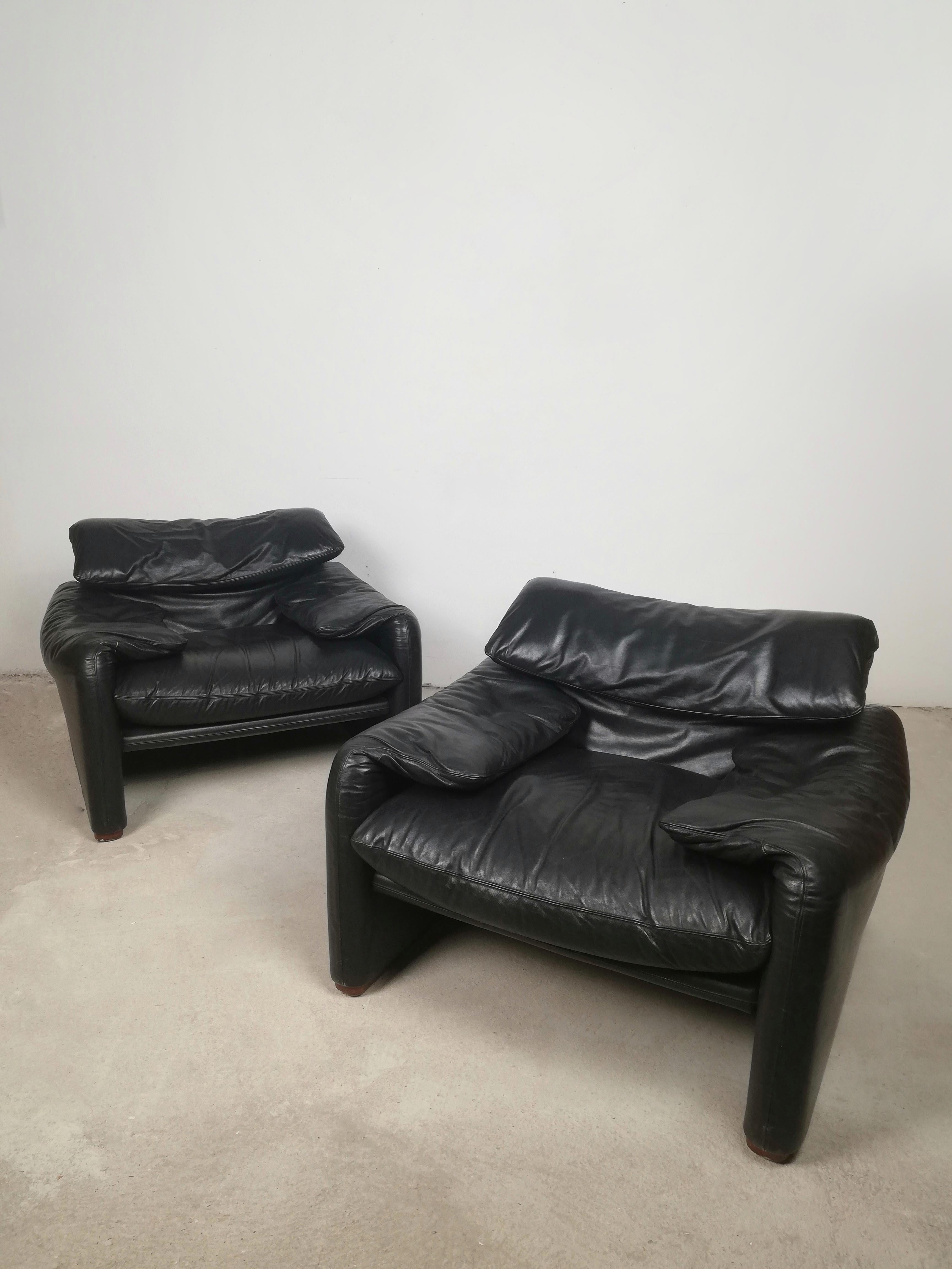 Set of Two Maralunga Black Leather Armchairs by Vico Magistretti For Sale 14
