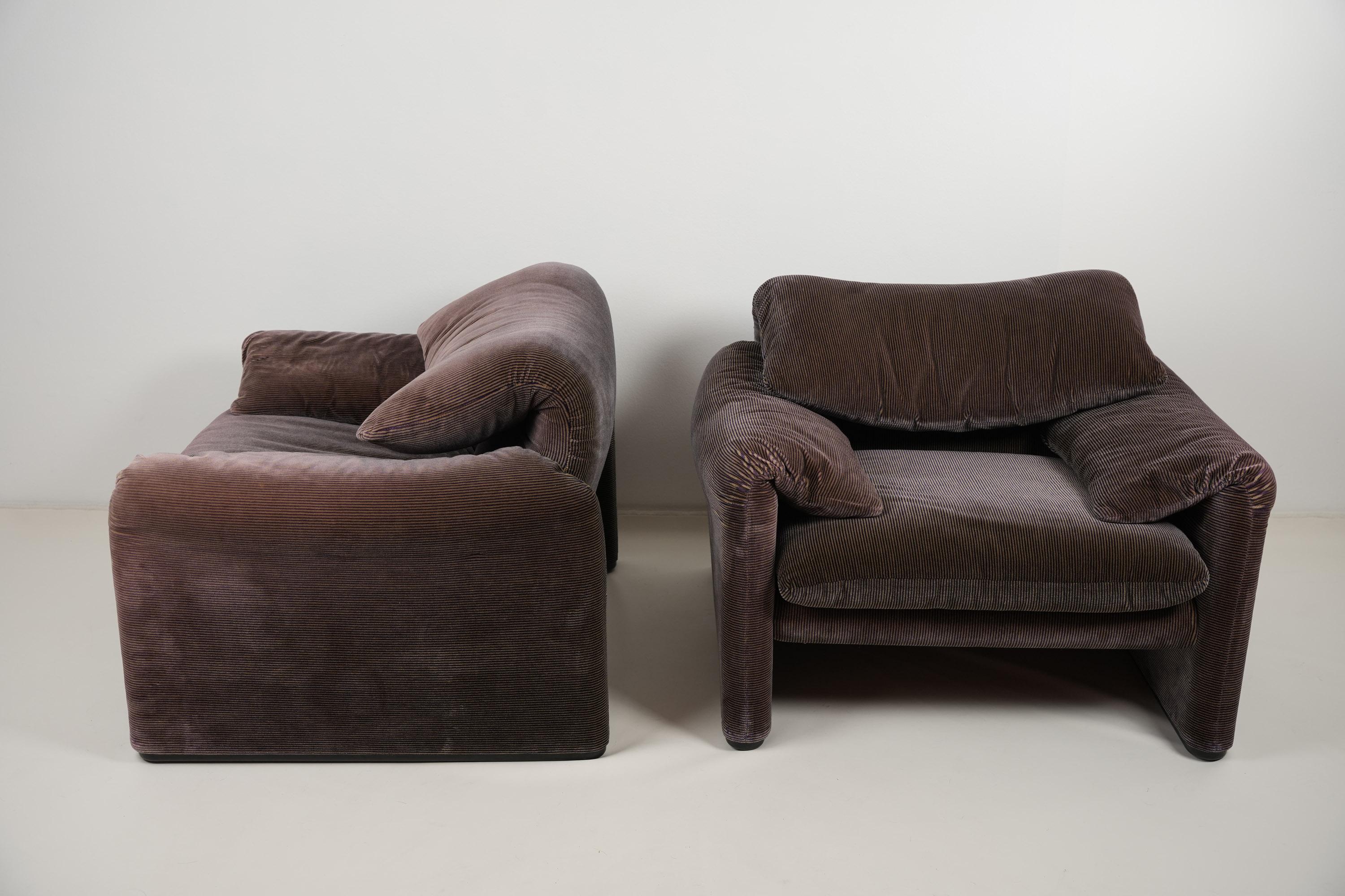 Italian Set of Two Maralunga Longue Chair By Vico Magistretti for Cassina 1970s For Sale