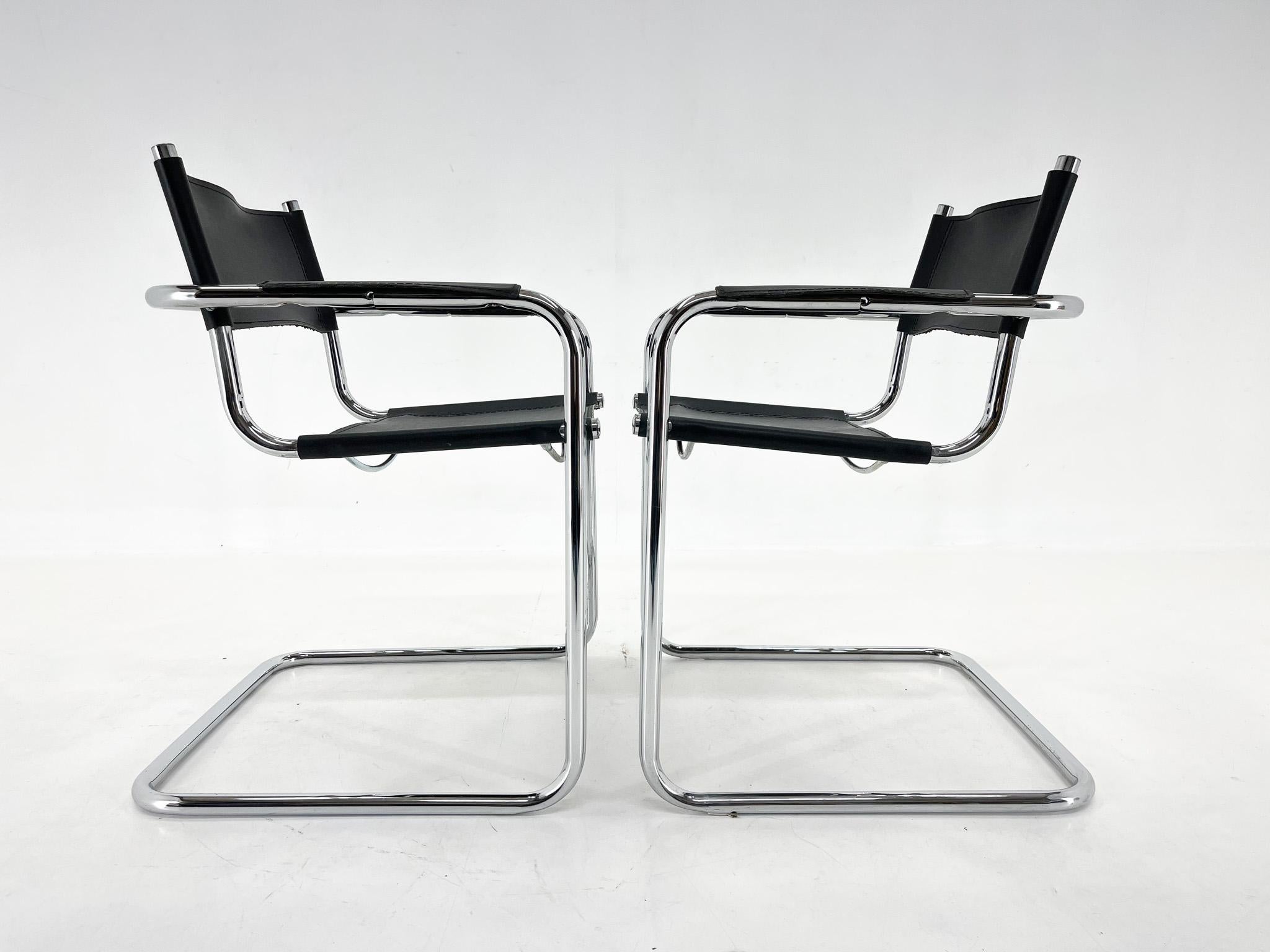 Mid-Century Modern Ensemble de deux chaises en porte-à-faux Mart Stam, Italie, marquées en vente