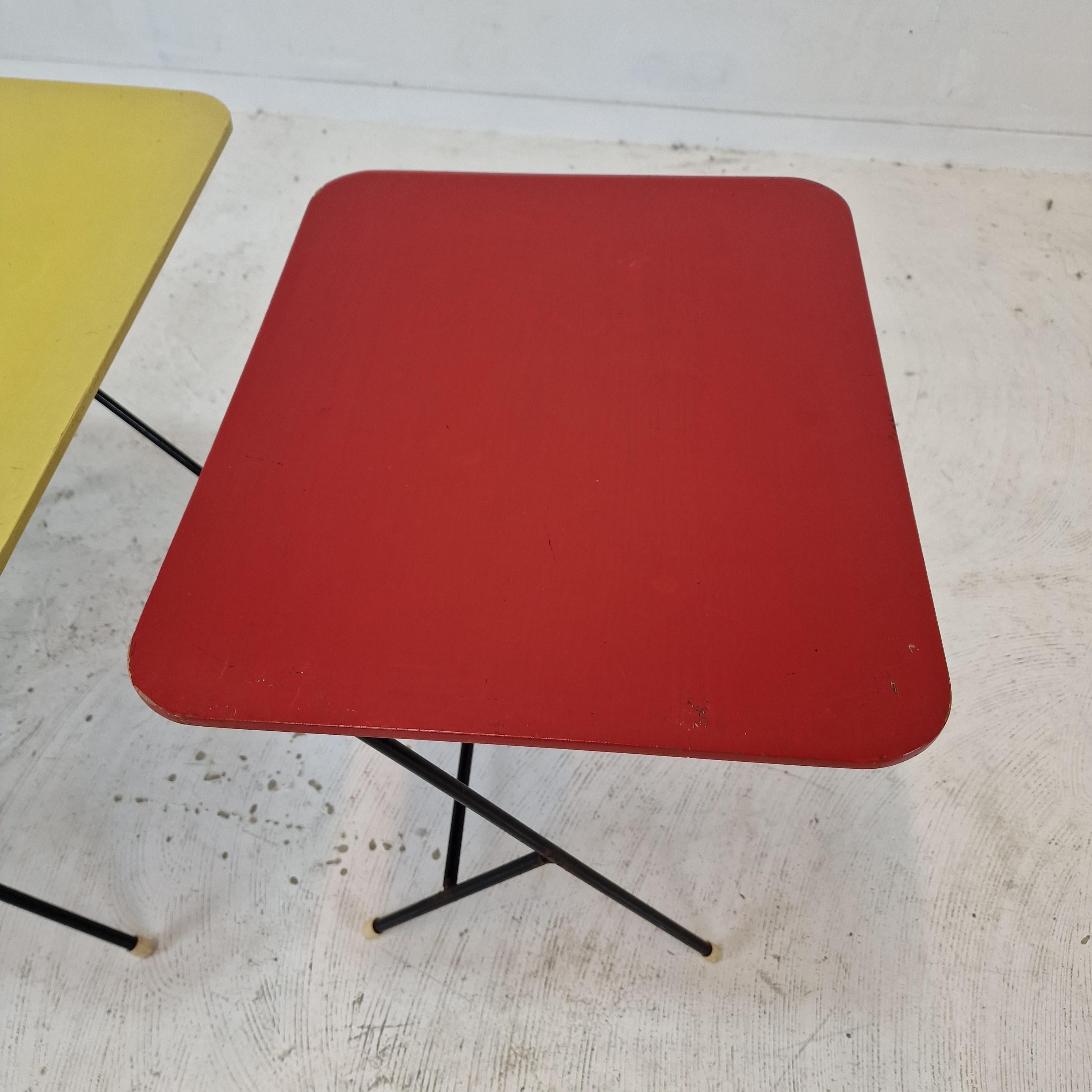 Ensemble de deux tables d'appoint en métal et bois pour Pilastro, années 1960 en vente 2