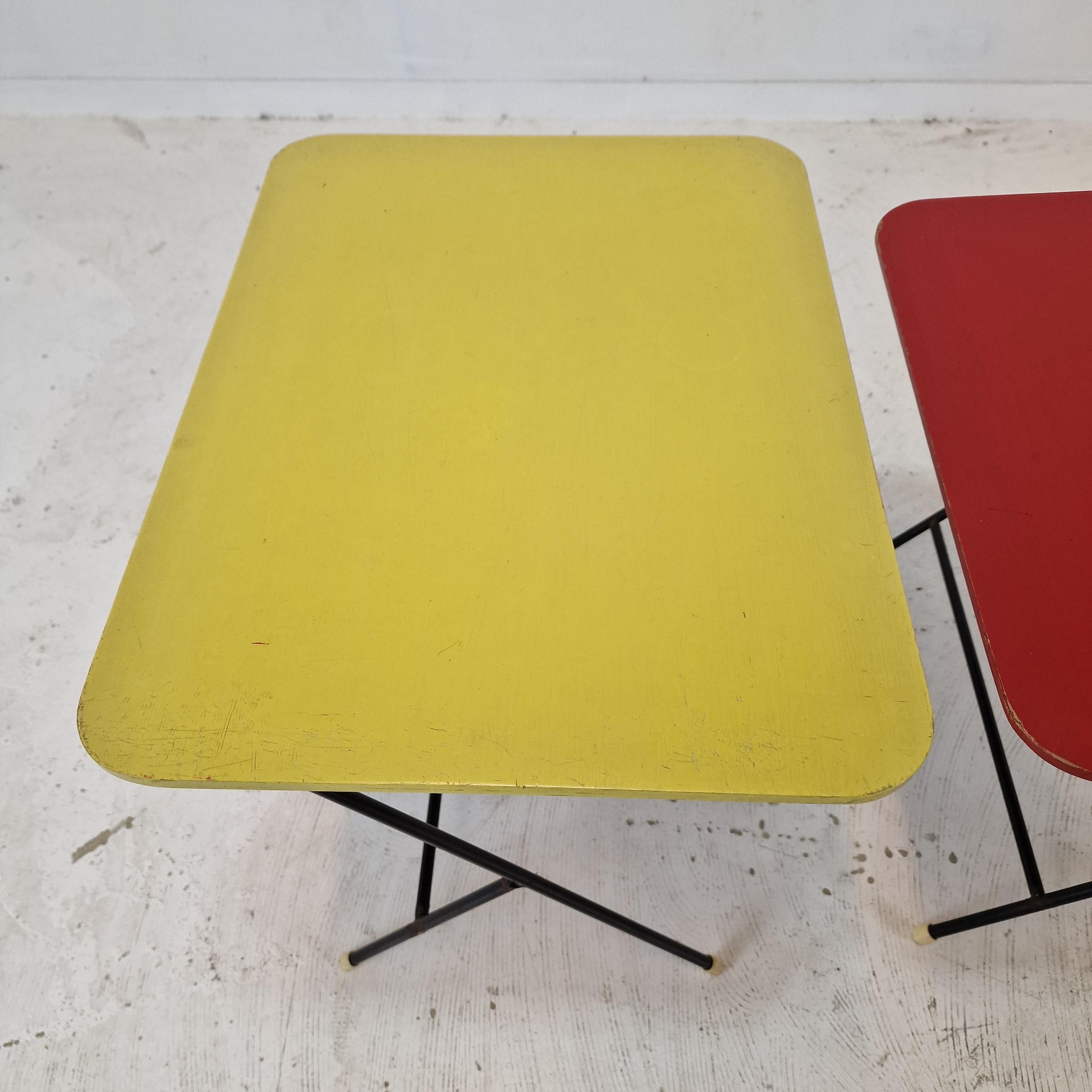 Ensemble de deux tables d'appoint en métal et bois pour Pilastro, années 1960 en vente 3
