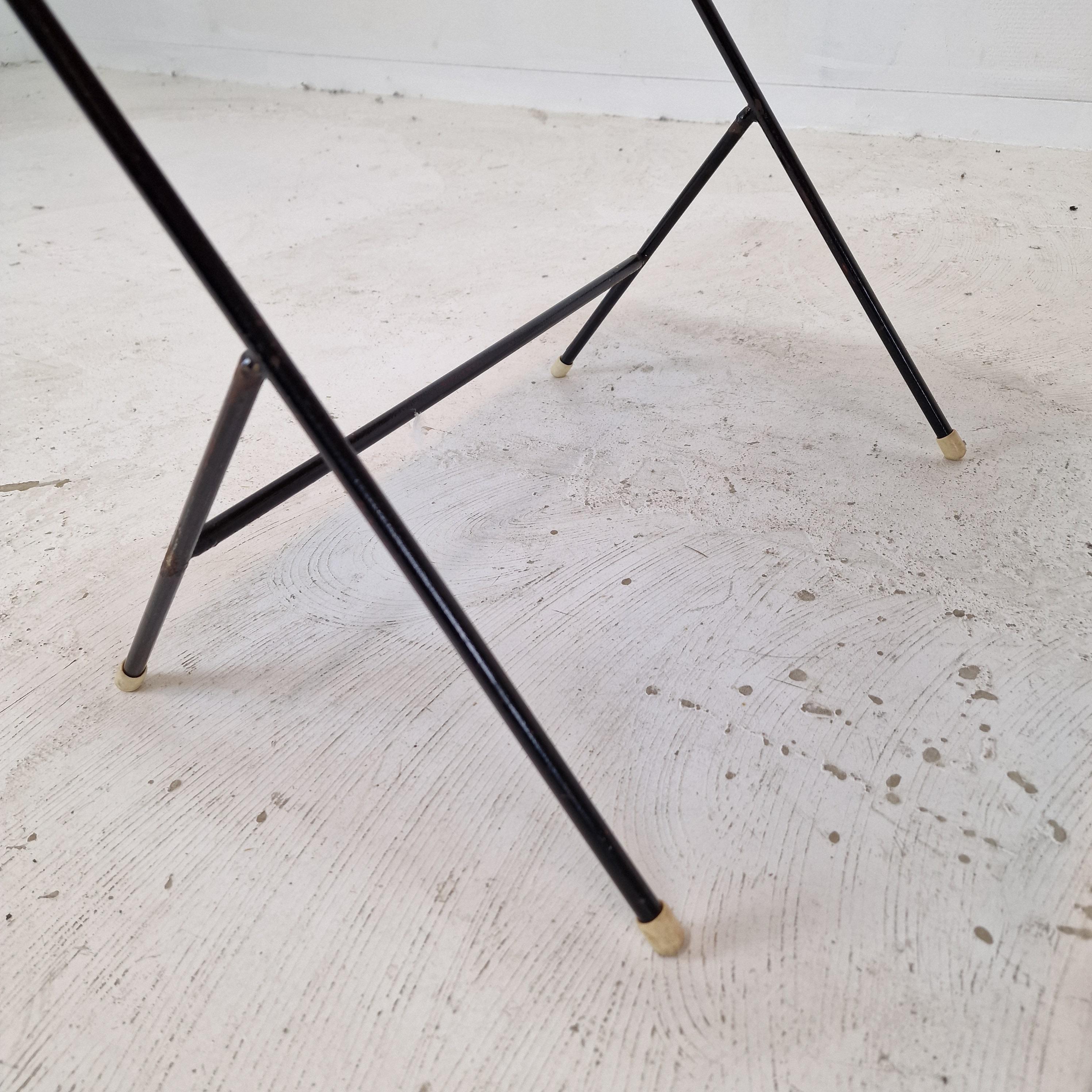 Ensemble de deux tables d'appoint en métal et bois pour Pilastro, années 1960 en vente 5
