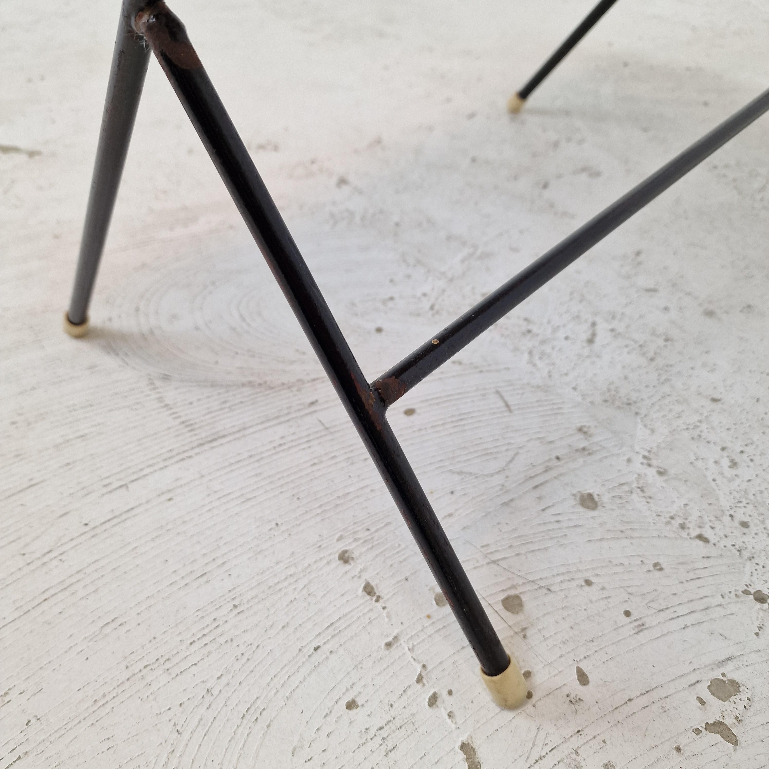 Ensemble de deux tables d'appoint en métal et bois pour Pilastro, années 1960 en vente 10