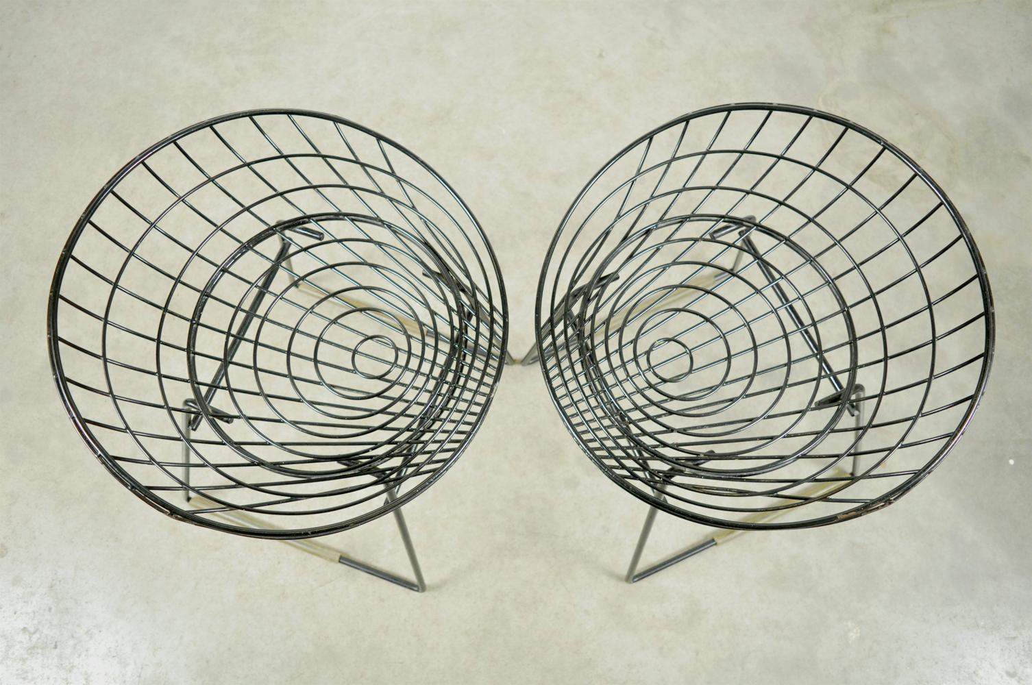 Métal Ensemble de deux tabourets en fil métallique KM05 conçus par Cees Braakman pour Pastoe, années 50 en vente