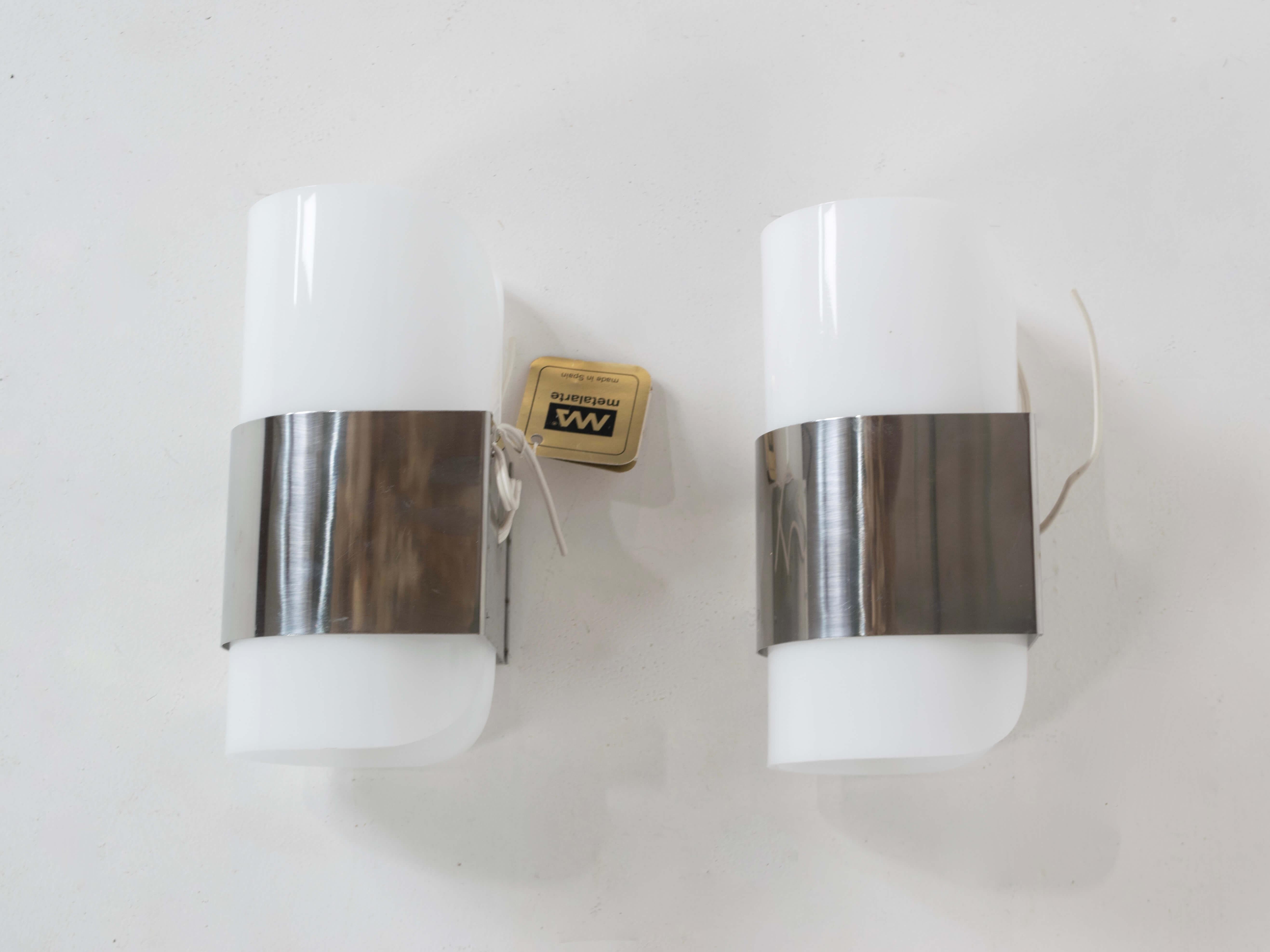 Set of Two Metracrilato Wall Lights from Metalarte, 1980s, Spain In Excellent Condition For Sale In Hellouw, NL