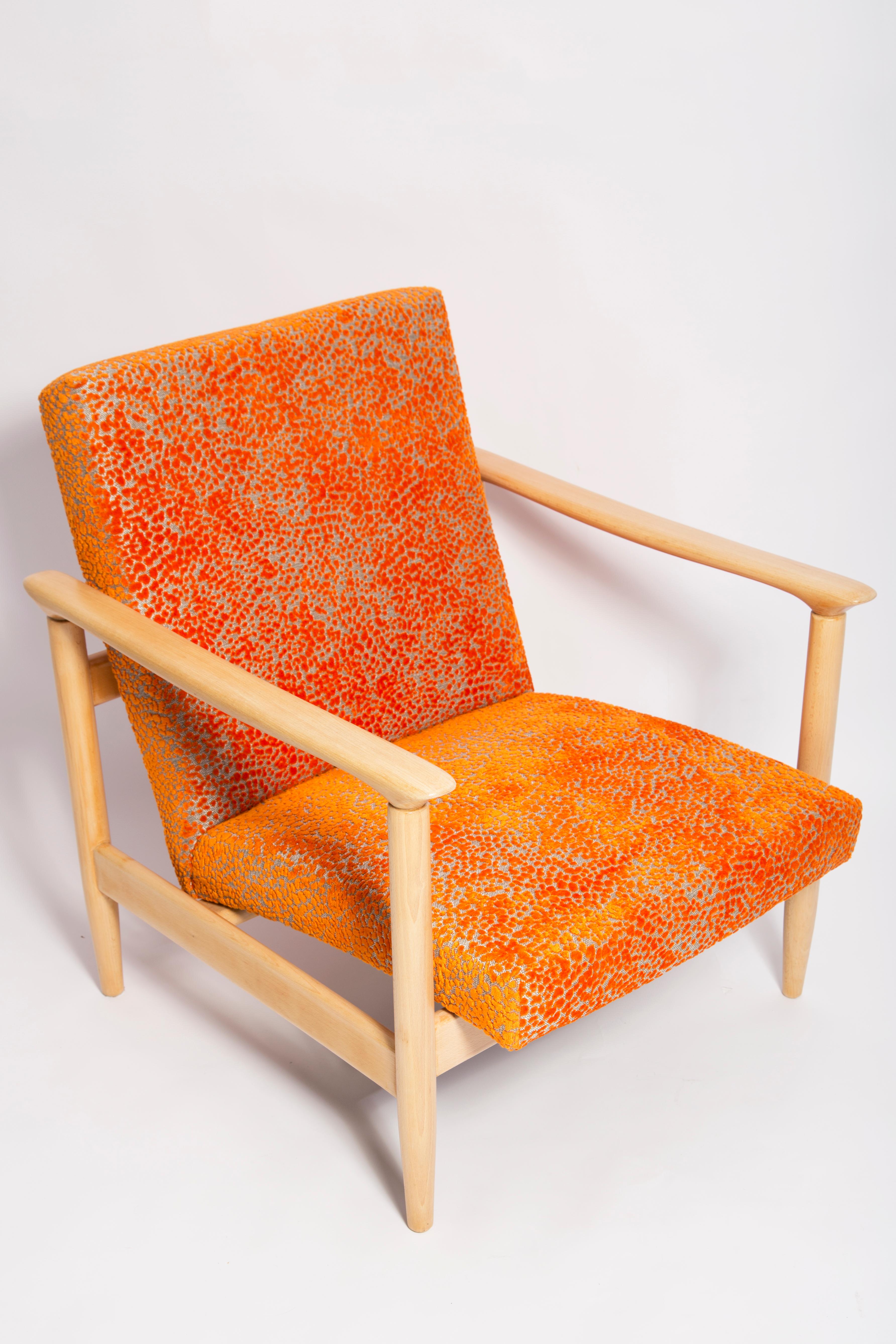 Hand-Crafted Set of Two Mid-20th Century Orange Velvet Armchairs, Edmund Homa, Europe, 1960s For Sale