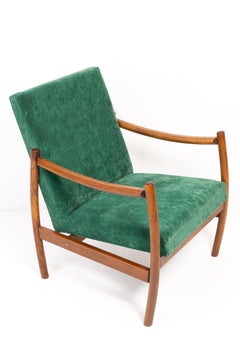 Set di due poltrone vintage della metà del XX secolo, velluto verde scuro, Europa, anni '60