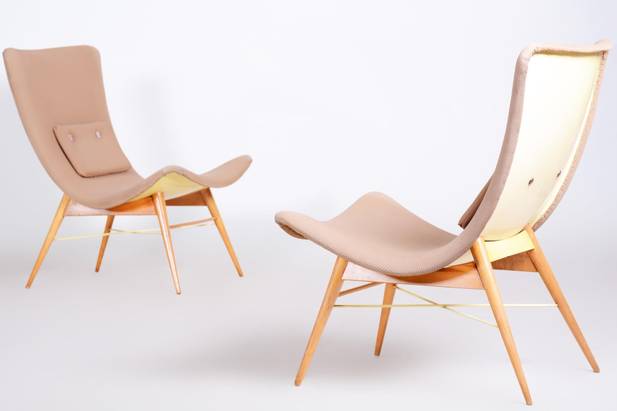 Ensemble de deux fauteuils du milieu du siècle fabriqués en République tchèque dans les années 1950, état d'origine en vente 2