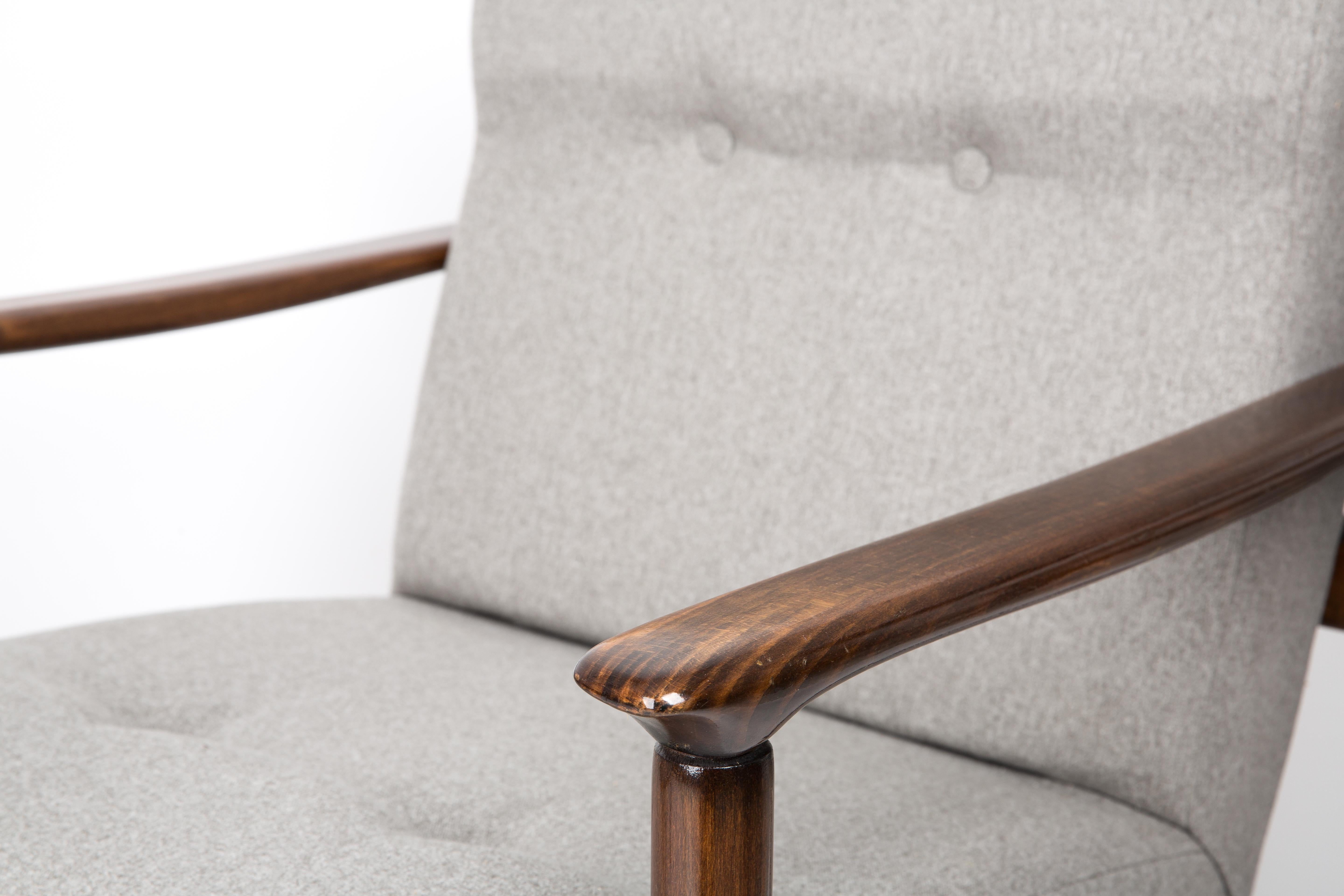 Fait main Ensemble de deux fauteuils en laine beige du milieu du siècle dernier, par Edmund Homa, Europe, années 1960 en vente