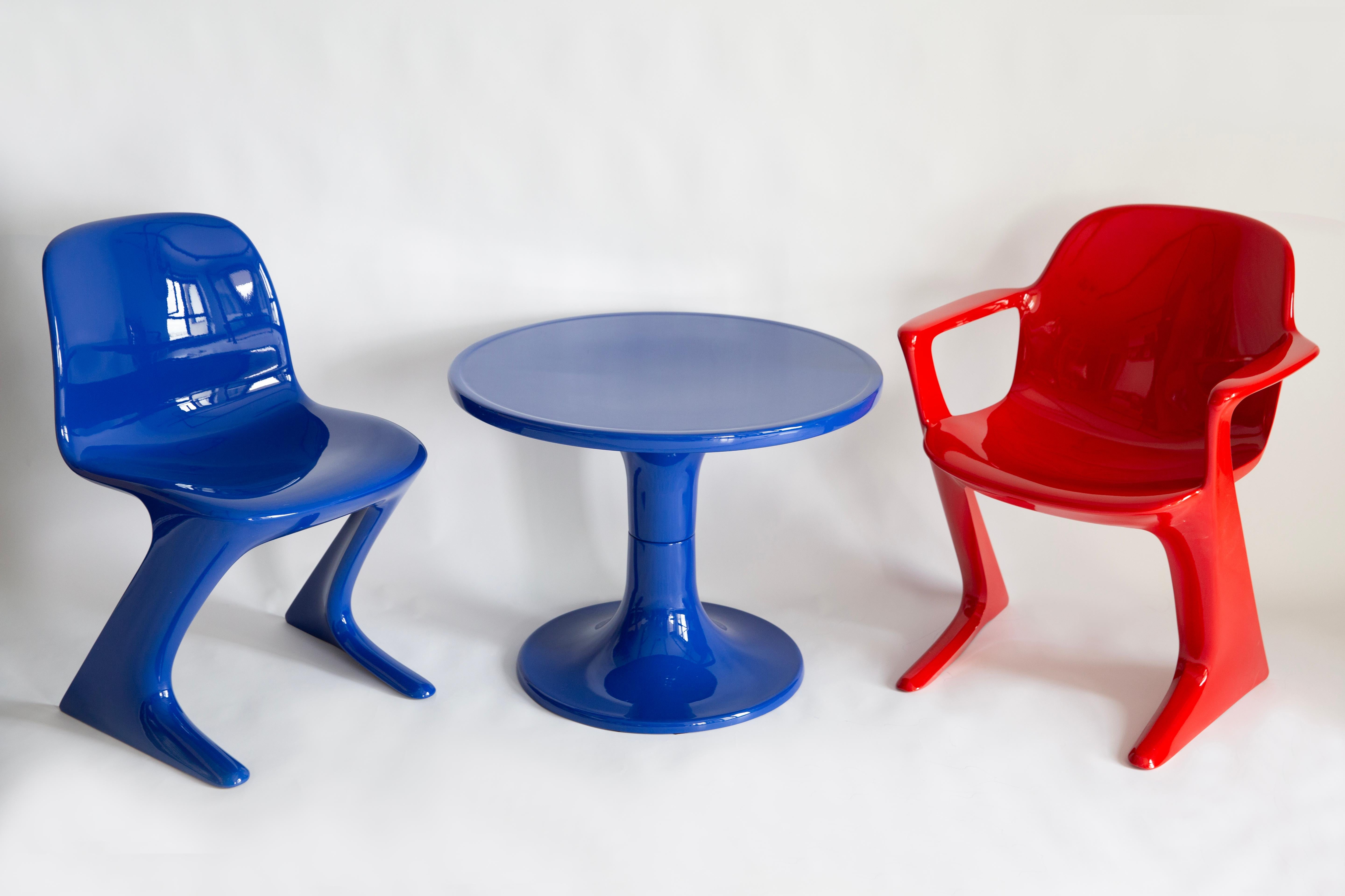 Mid-Century moderno Set di due sedie canguro blu e rosse di metà secolo, Ernst Moeckl, Germania, 1968 in vendita