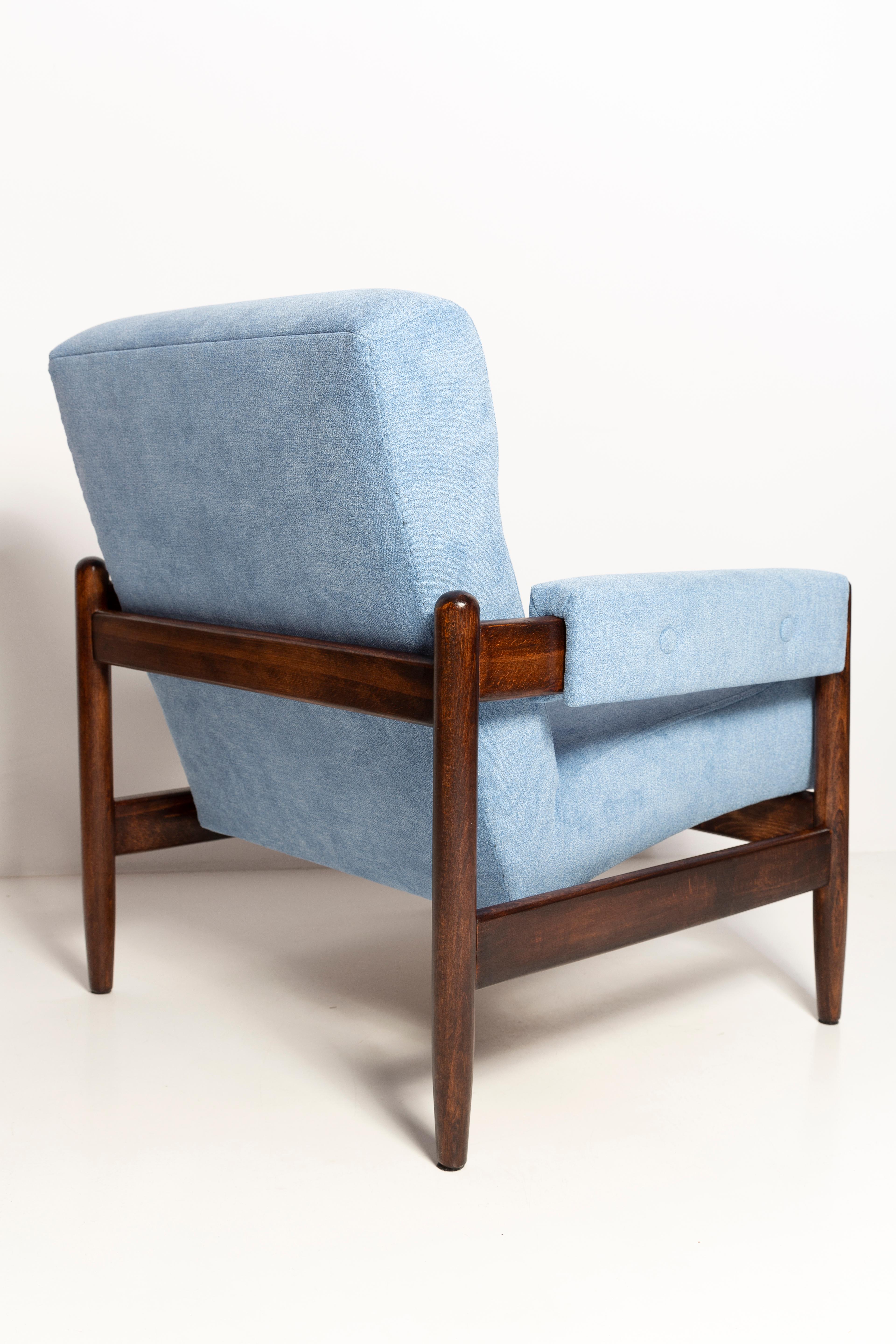 Set of Two Mid Century Blue Velvet Vintage Armchairs, Walnut Wood, Europe, 1960s For Sale 2