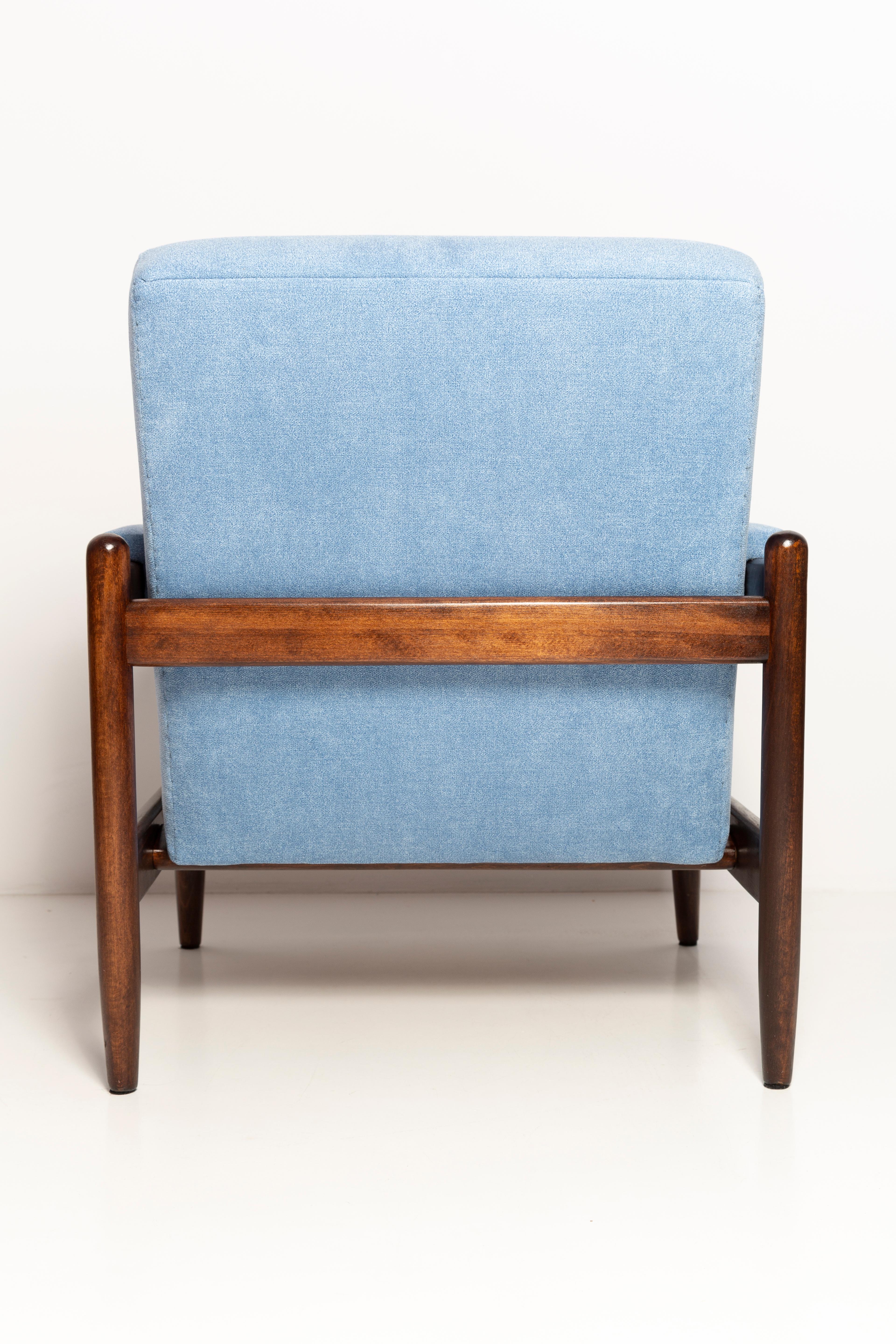 Set of Two Mid Century Blue Velvet Vintage Armchairs, Walnut Wood, Europe, 1960s For Sale 3