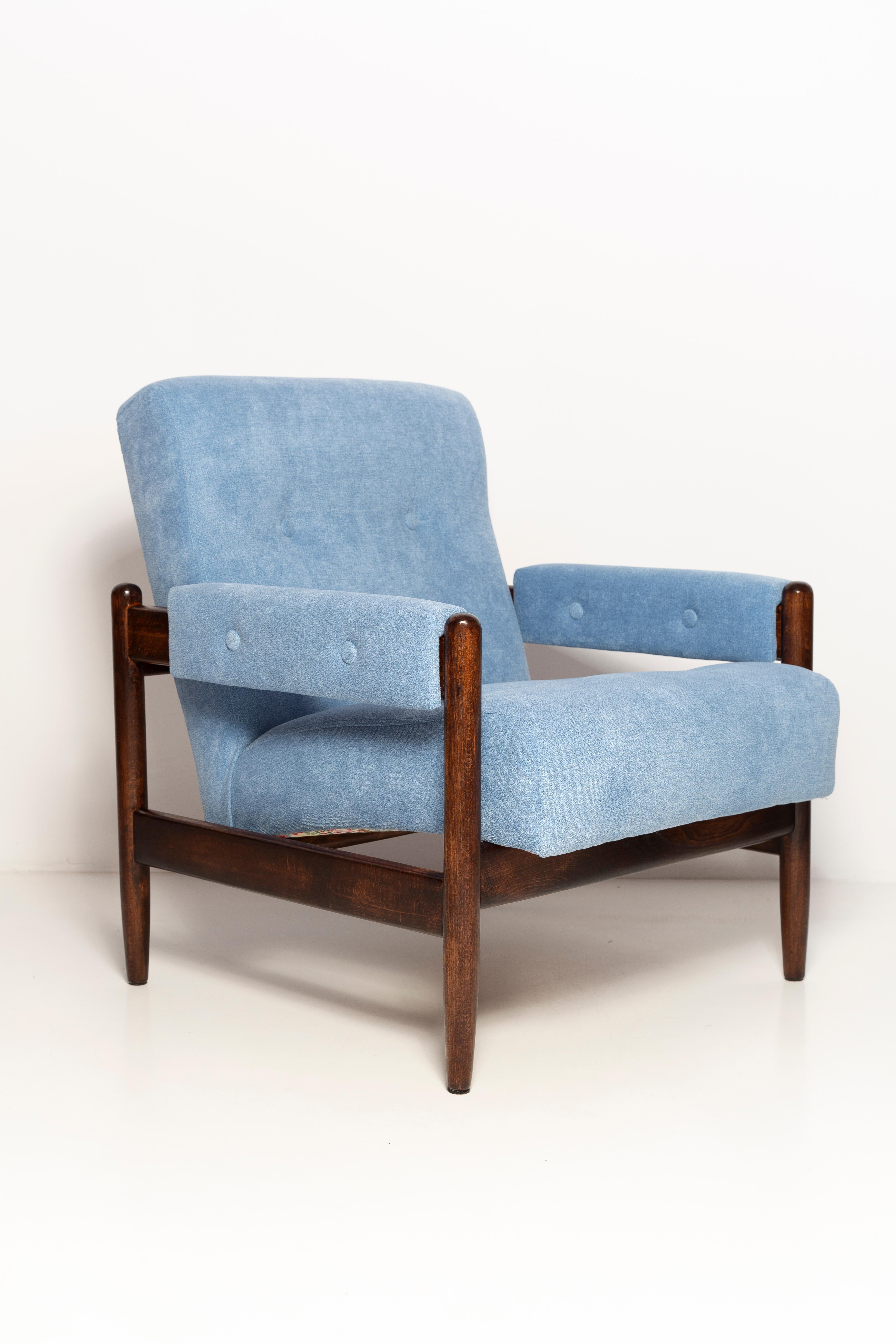 Polish Set of Two Mid Century Blue Velvet Vintage Armchairs, Walnut Wood, Europe, 1960s For Sale
