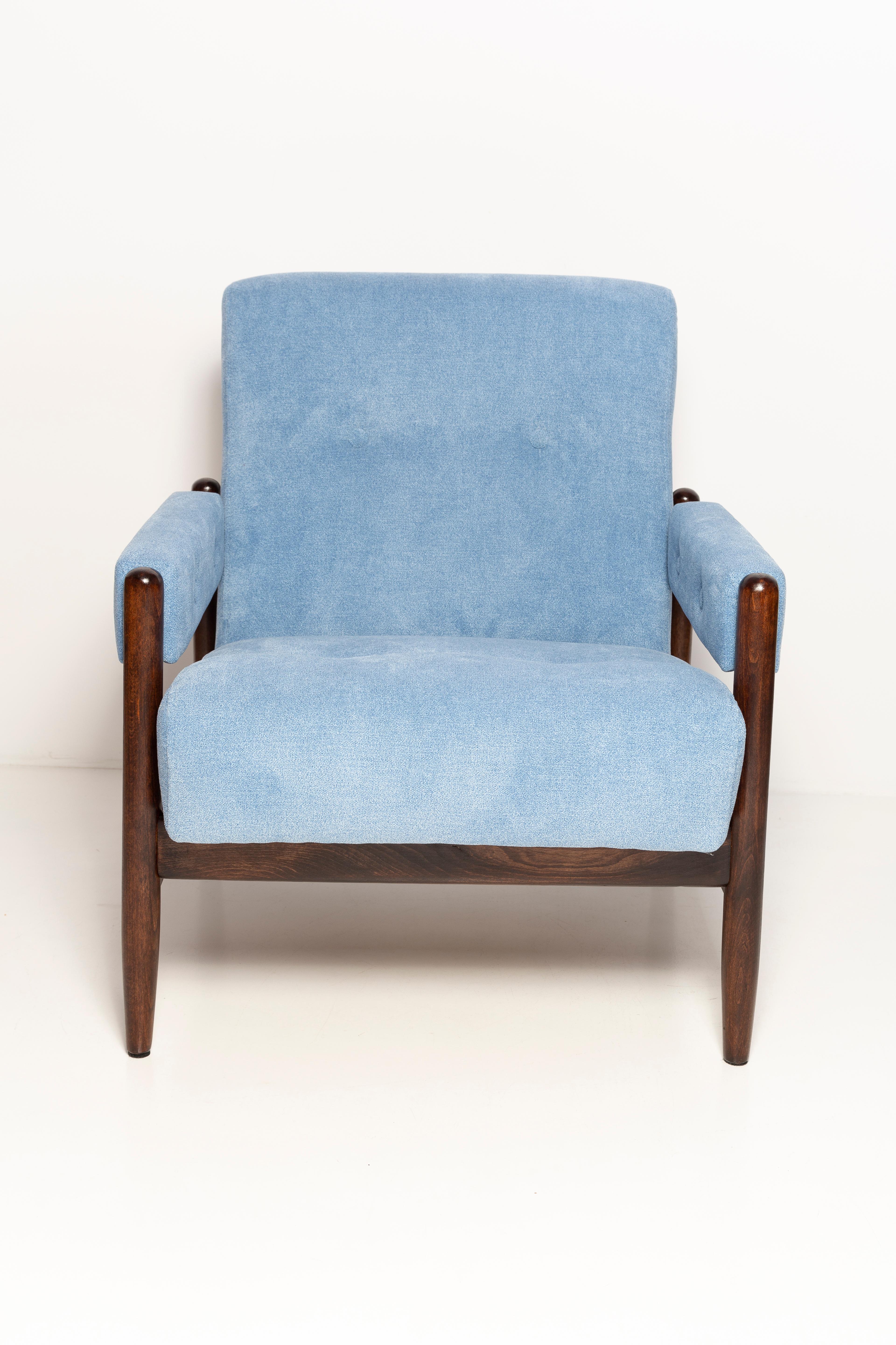 Hand-Crafted Set of Two Mid Century Blue Velvet Vintage Armchairs, Walnut Wood, Europe, 1960s For Sale