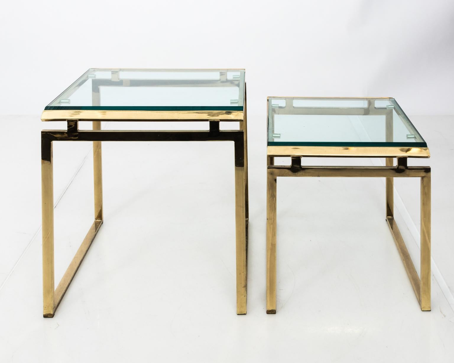 Set of Two Midcentury Brass Nesting Tables In Good Condition In Stamford, CT