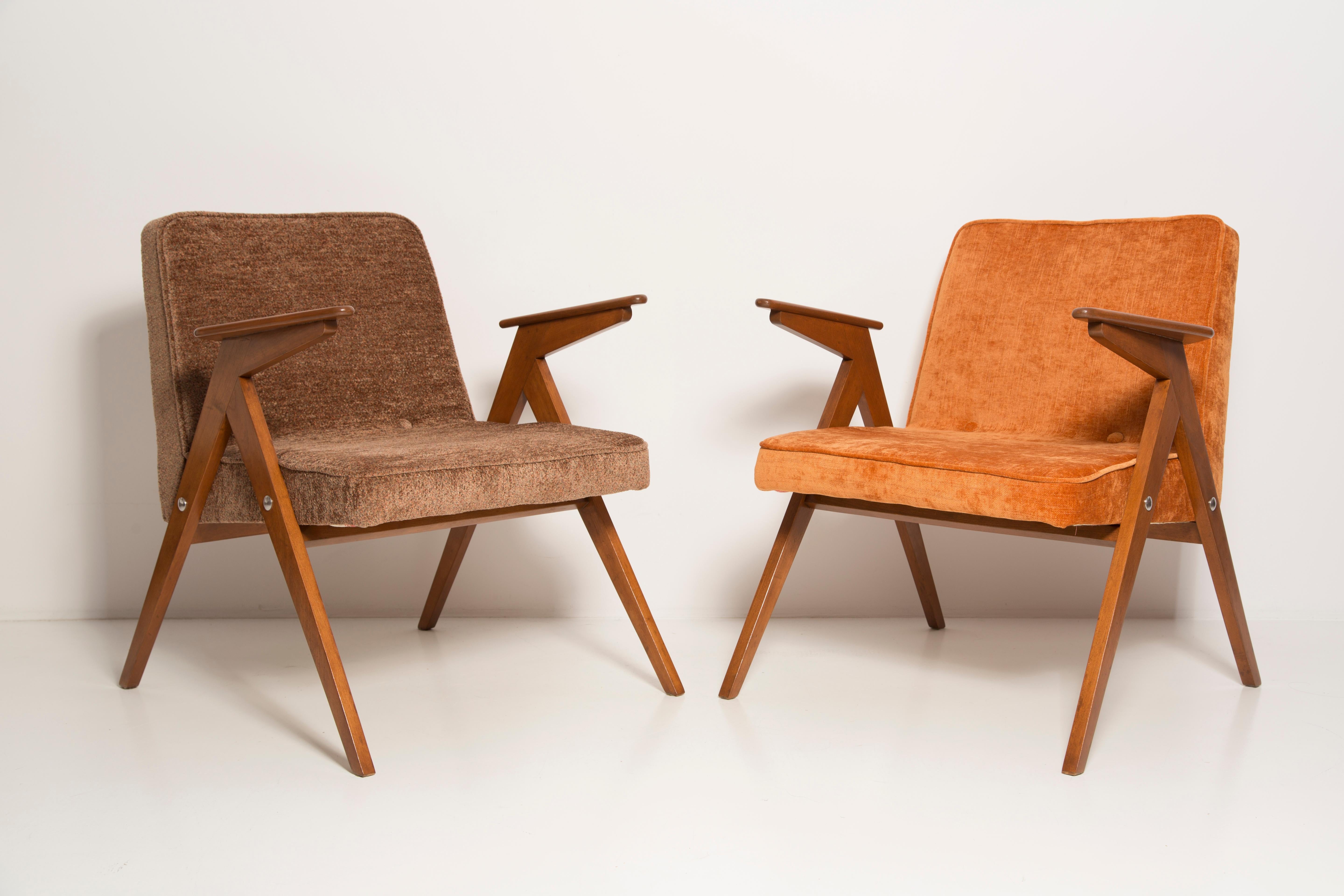 Set of Two Midcentury Bunny Armchairs by Jozef Chierowski, Poland, 1960s In Excellent Condition For Sale In 05-080 Hornowek, PL