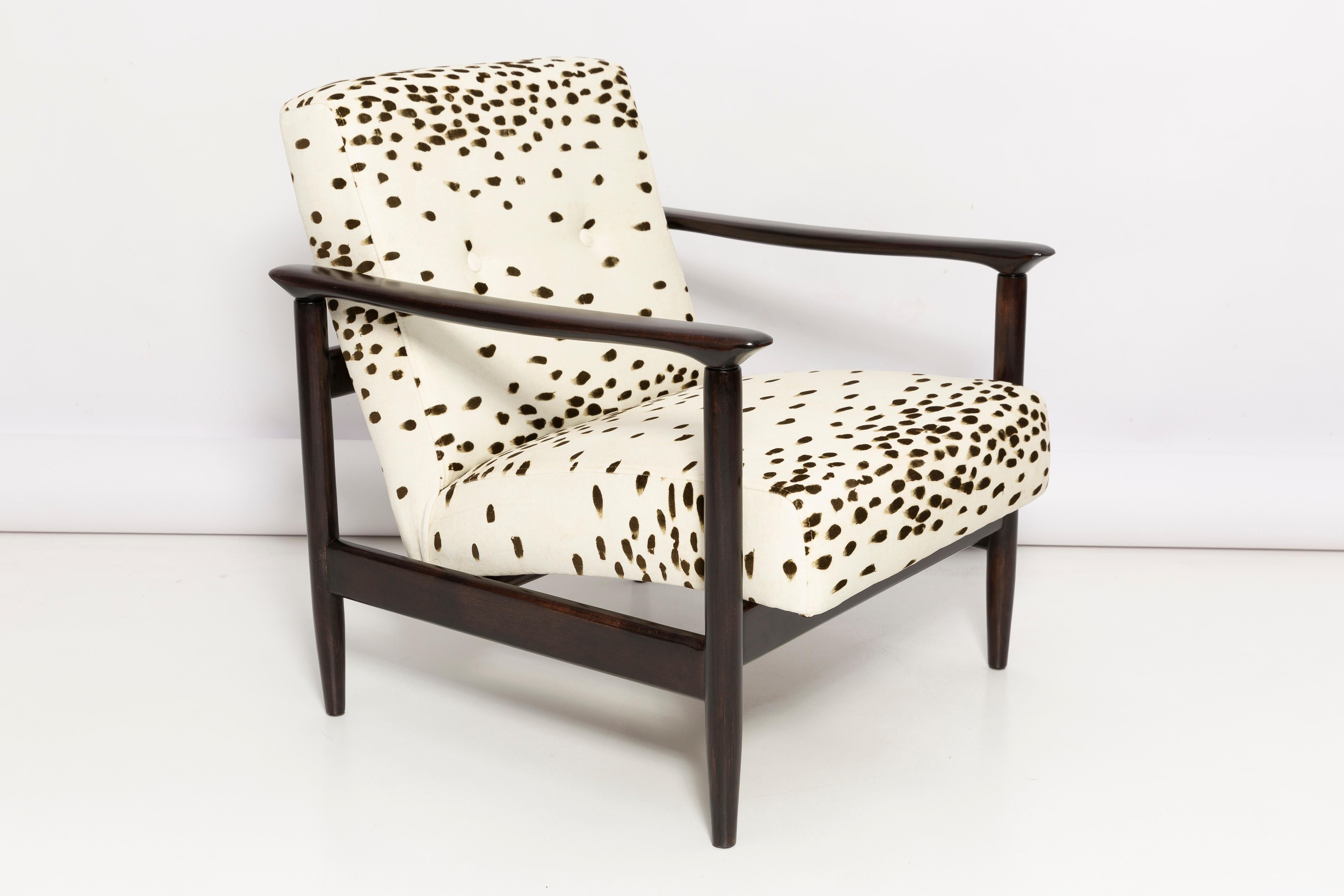 Set of Two Mid Century Dalmatian Velvet Armchairs, by Edmund Homa, Europe, 1960s For Sale 3