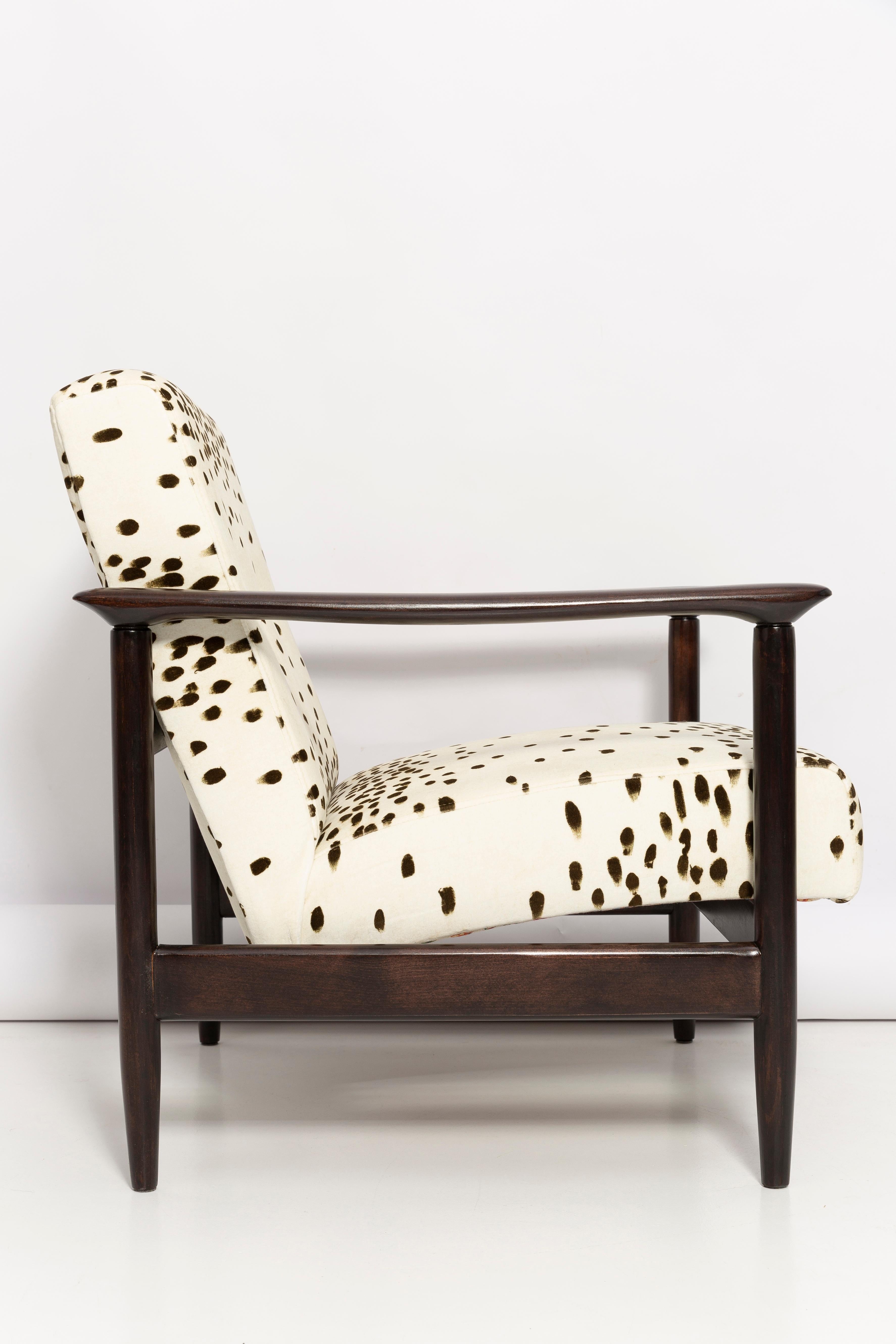 Set of Two Mid Century Dalmatian Velvet Armchairs, by Edmund Homa, Europe, 1960s For Sale 7