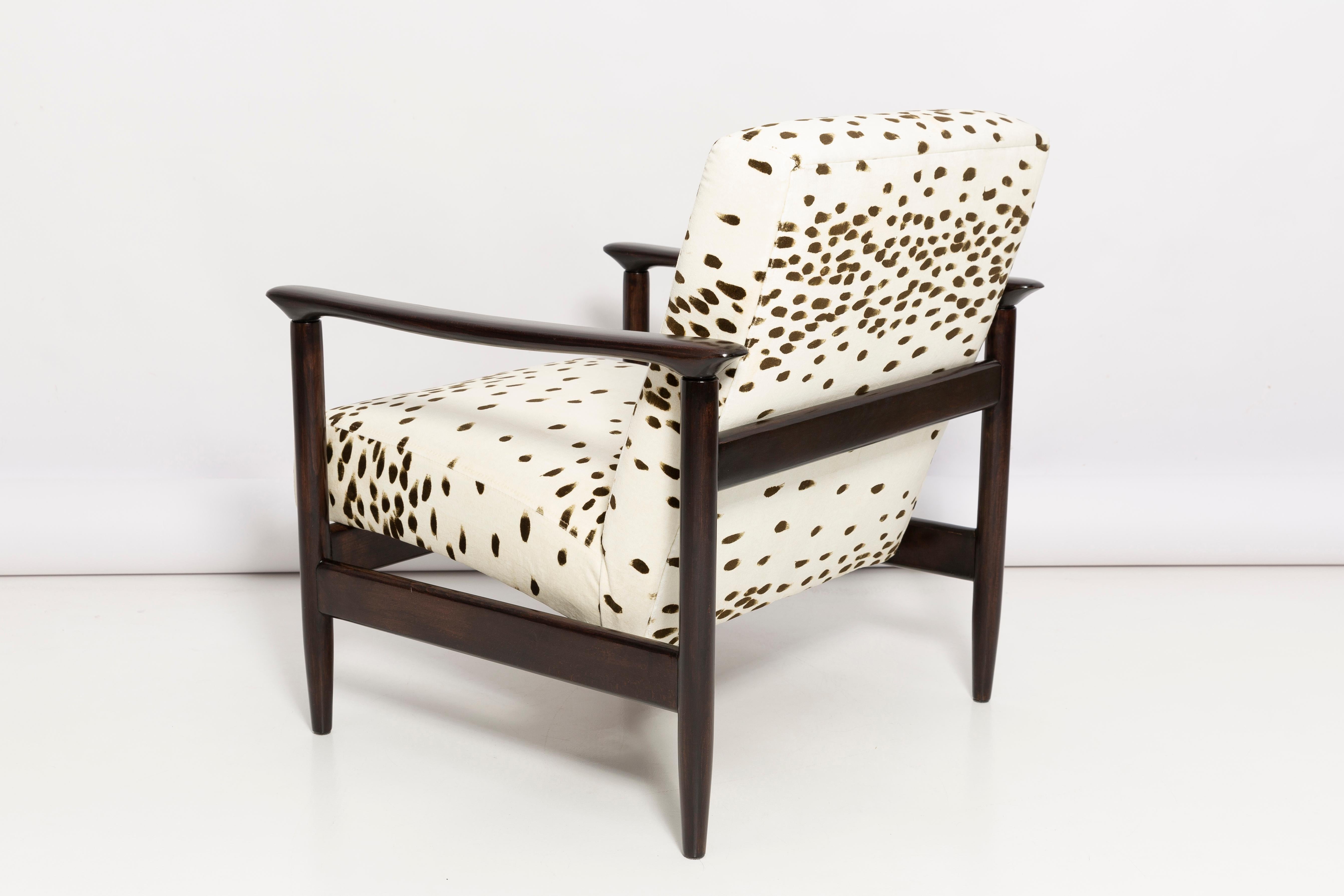 Set of Two Mid Century Dalmatian Velvet Armchairs, by Edmund Homa, Europe, 1960s For Sale 10