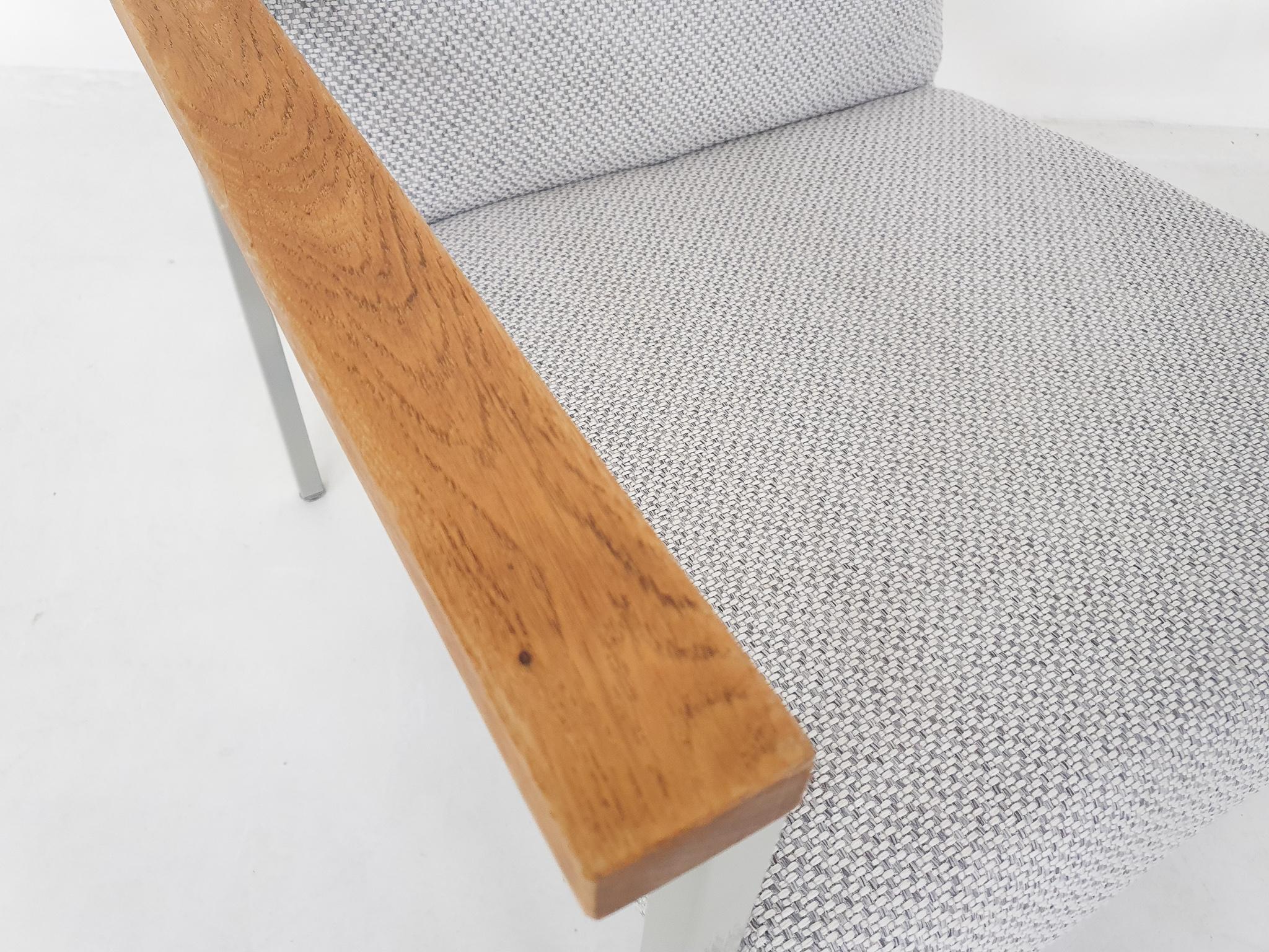 Set di due sedie da salotto di design olandese del Medioevo, anni '60 in vendita 8