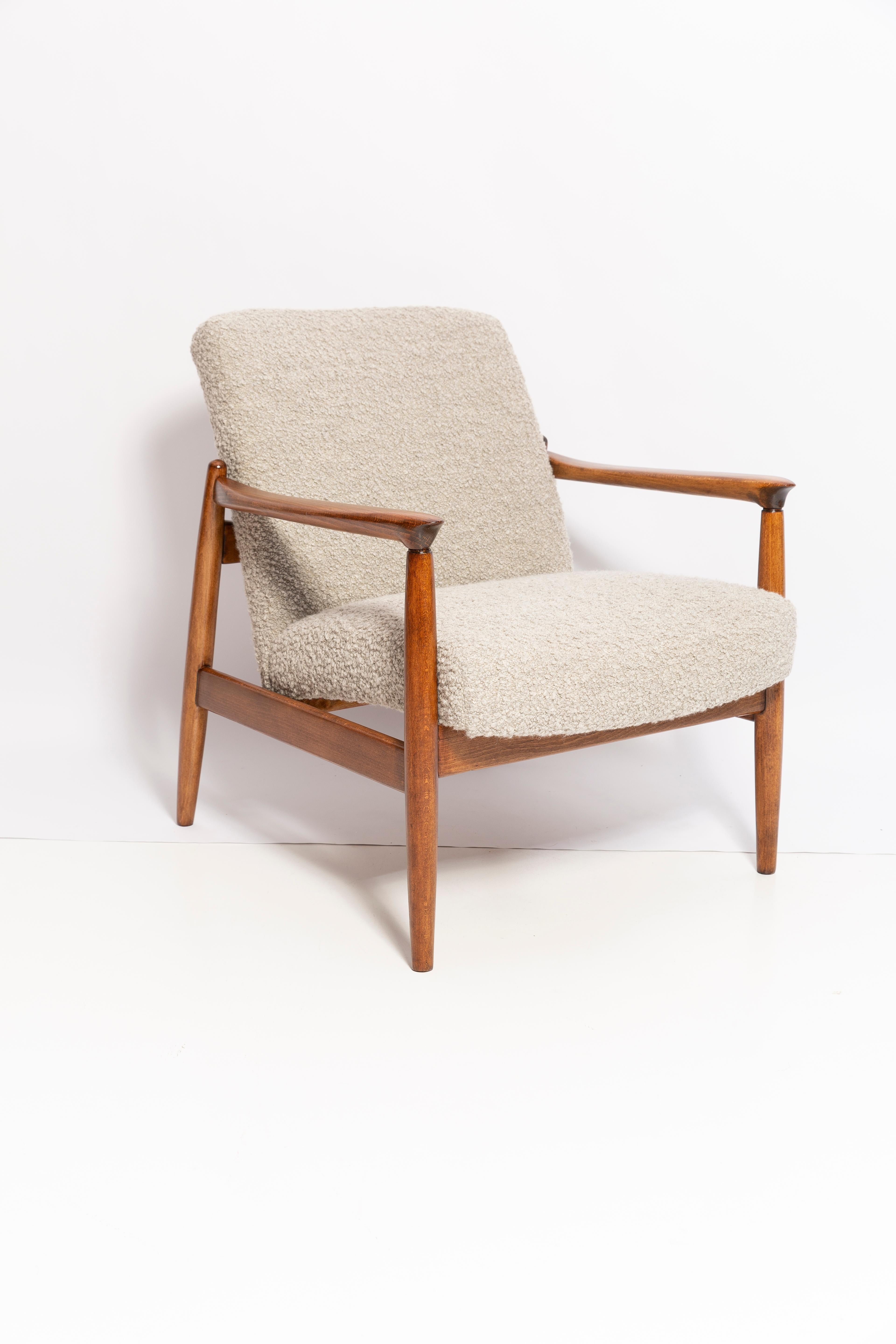 Hand-Crafted Set of Two Midcentury Gray Alpaca Wool Armchairs, Edmund Homa, Poland, 1960s For Sale