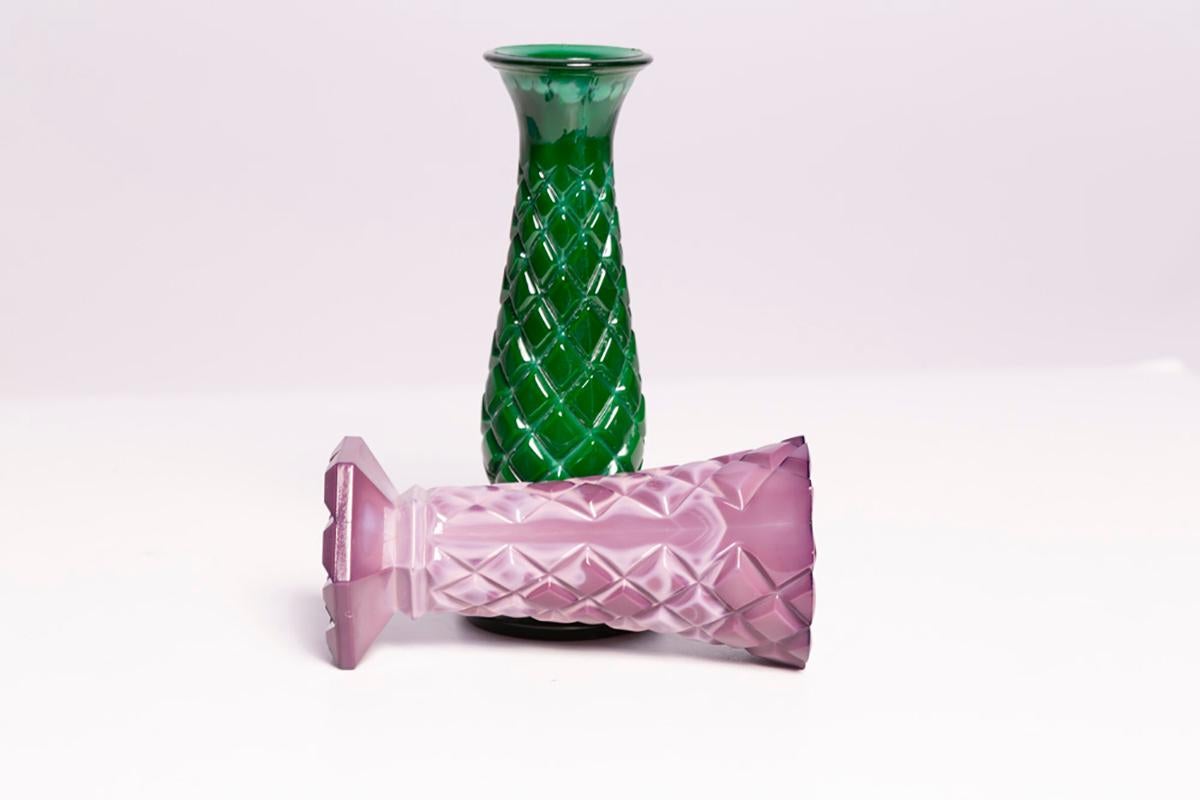 Satz von zwei grünen und lila artistischen Mini-Vasen aus der Mitte des Jahrhunderts, Europa, 1960er Jahre im Angebot 5