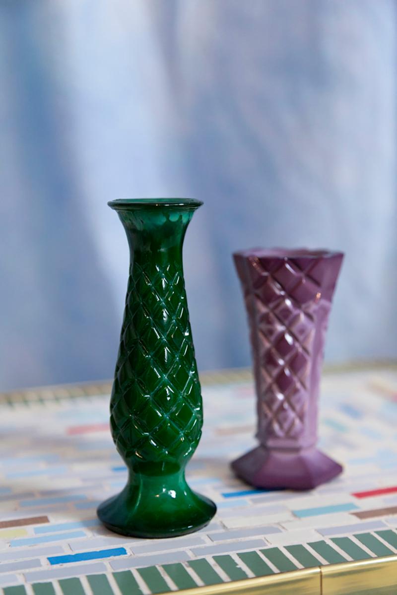 Satz von zwei grünen und lila artistischen Mini-Vasen aus der Mitte des Jahrhunderts, Europa, 1960er Jahre (Italienisch) im Angebot