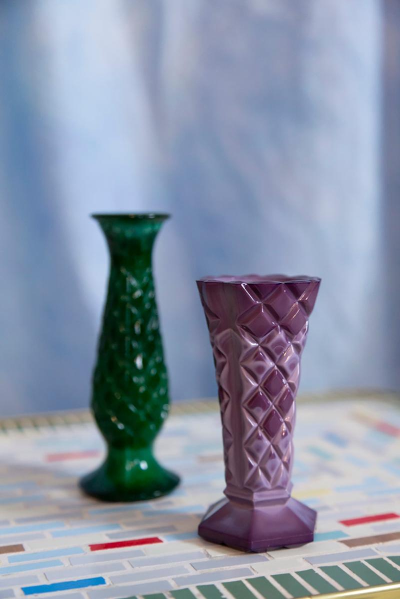 Set of Two Mid Century Green and Purple Artistic Mini Vases, Europe, 1960s In Good Condition For Sale In 05-080 Hornowek, PL