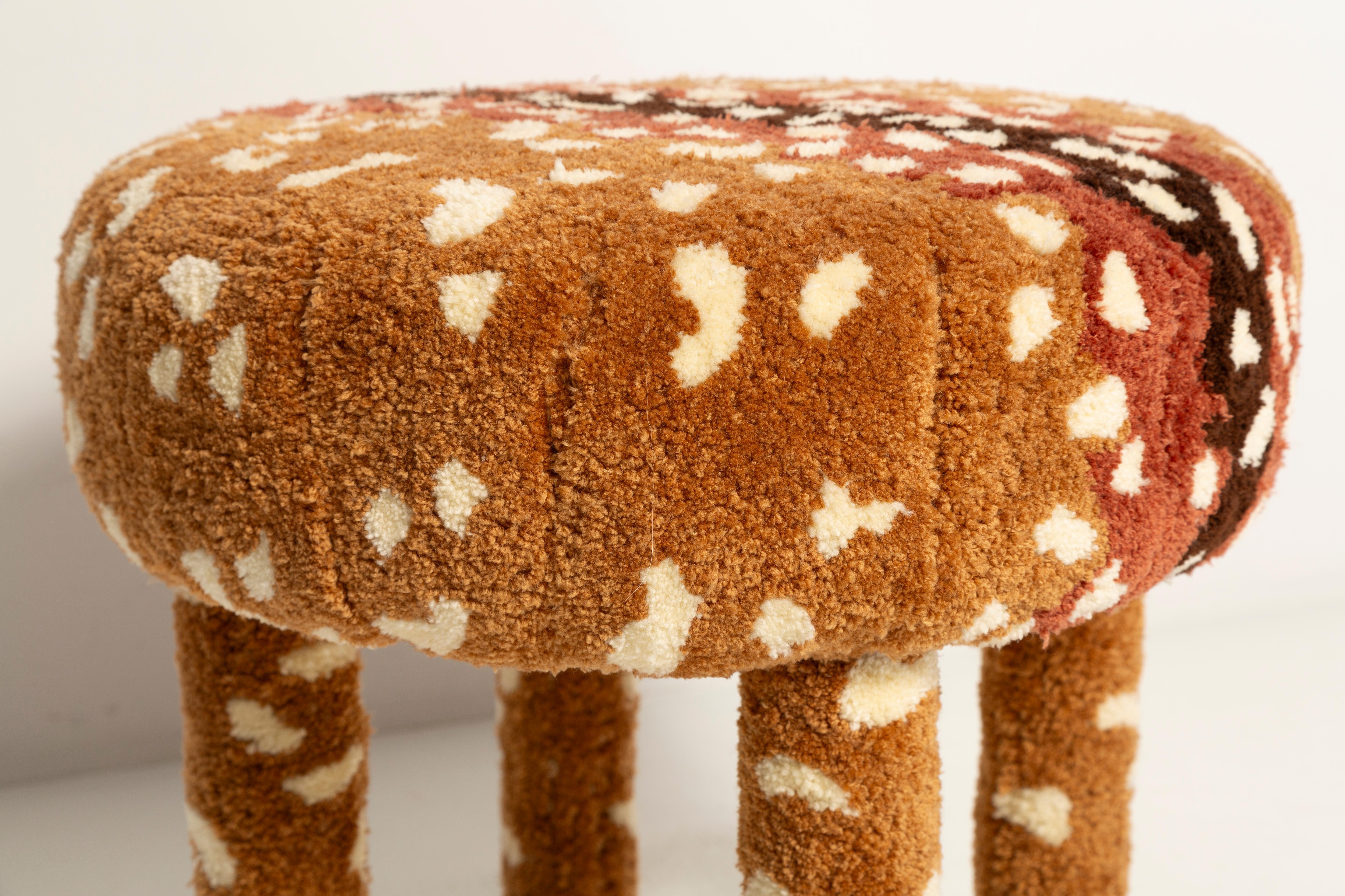 Fait main Ensemble de deux tabourets en laine Bambi Roe Deer tuftés à la main, Europe, années 1960 en vente