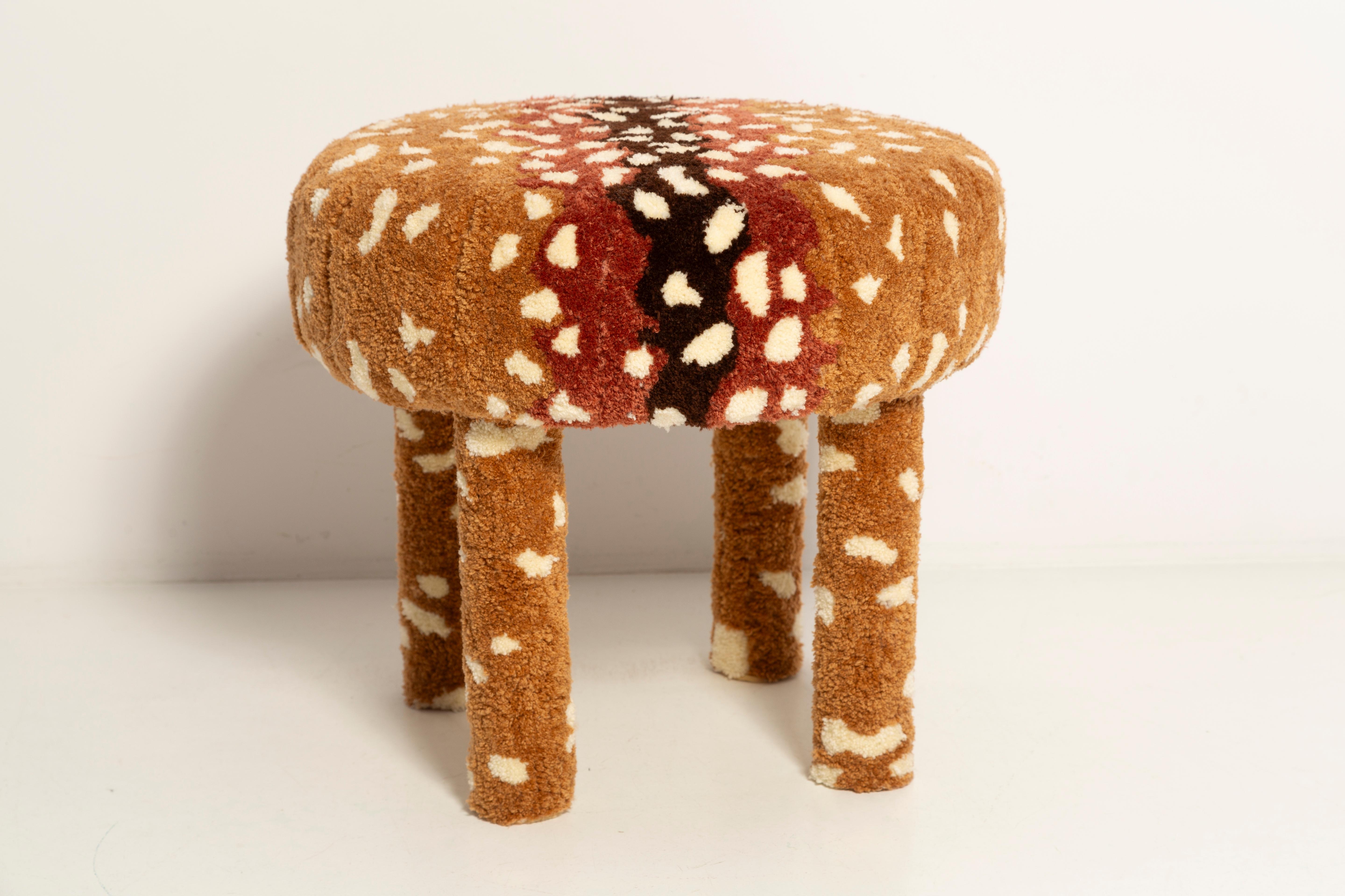 20ième siècle Ensemble de deux tabourets en laine Bambi Roe Deer tuftés à la main, Europe, années 1960 en vente