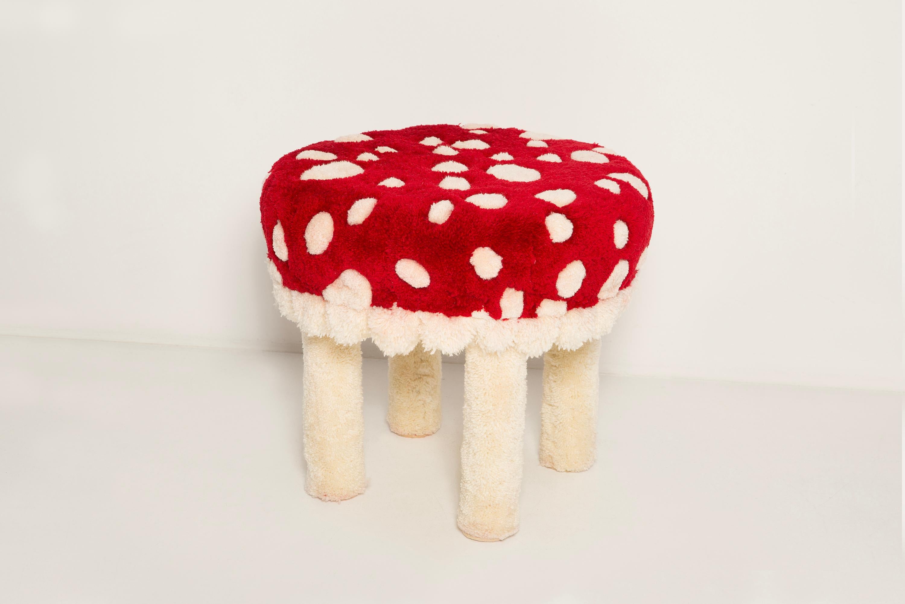 Set of Two Mid Century Hand Tufting Mushroom Wool Stools, Europe, 1960s For Sale 9